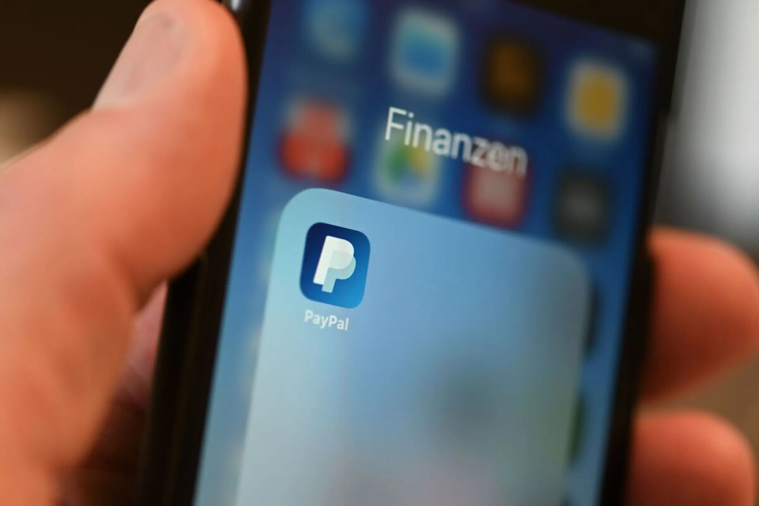 ++ ARCHIVBILD ++ Kriminelle versuchen, Login-Daten über gefälschte Seiten abzugreifen