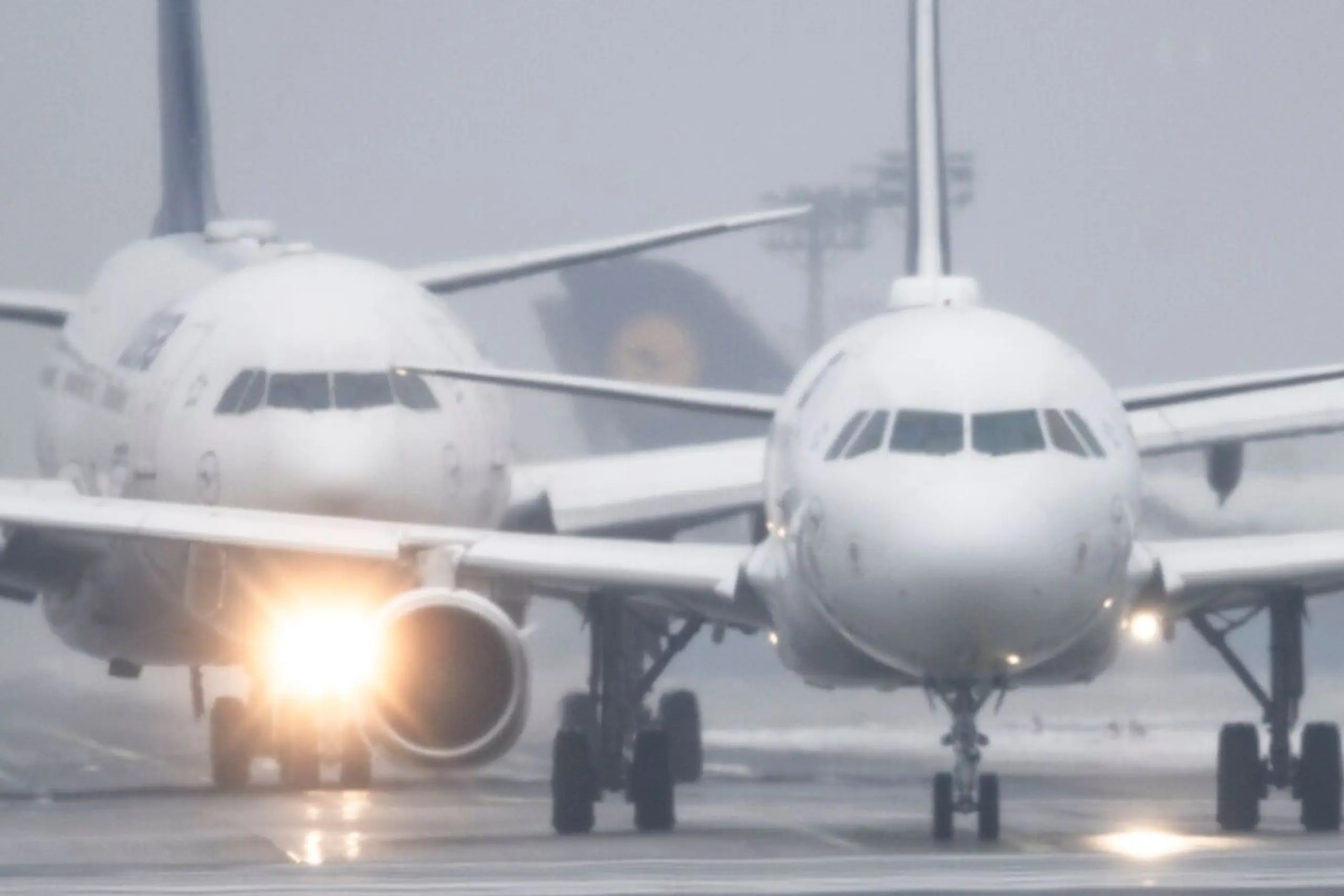 ++ ARCHIVBILD ++ Rund 207,2 Mio. Fluggäste an den 22 Hauptverkehrsflughäfen