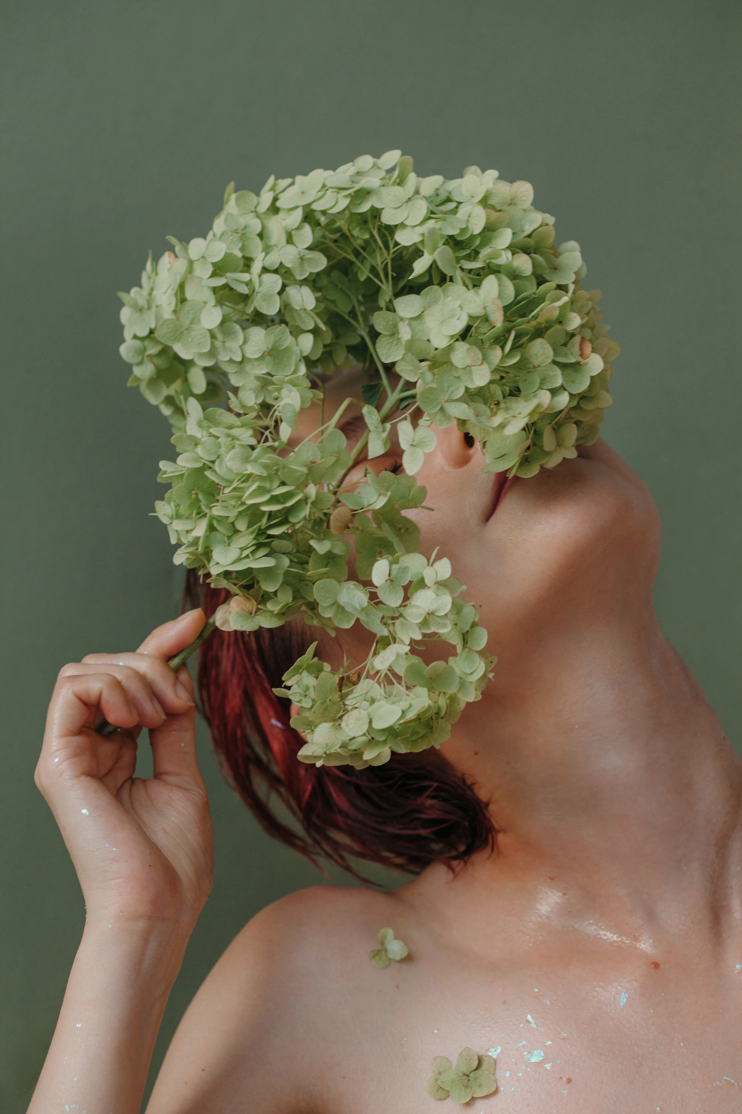 Aroma-Arbeit gegen Stress: Wenn Düfte und Berührung entspannen