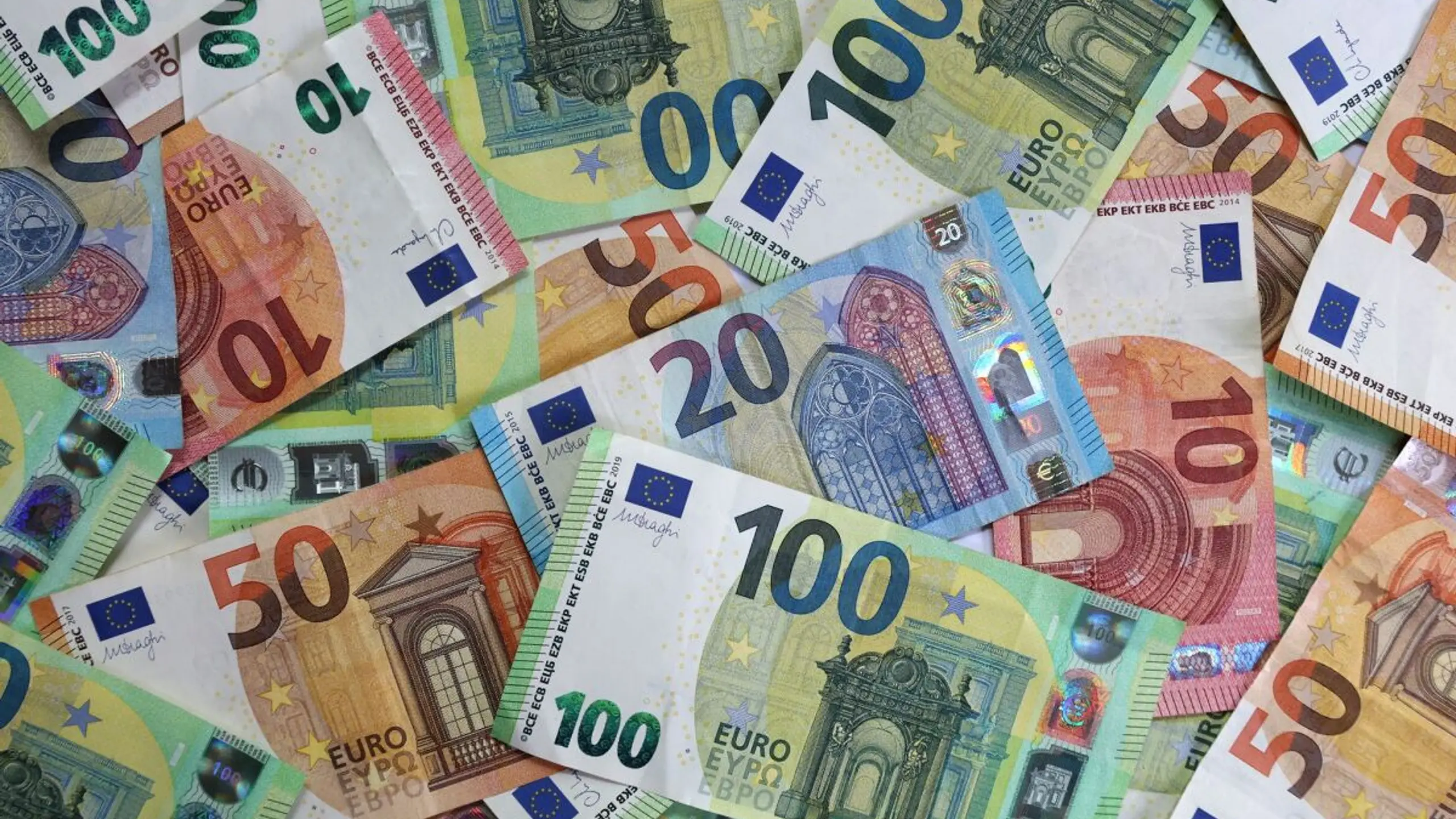 Geld gegen Geschäft - Korruption bleibt in Österreich ein Problem