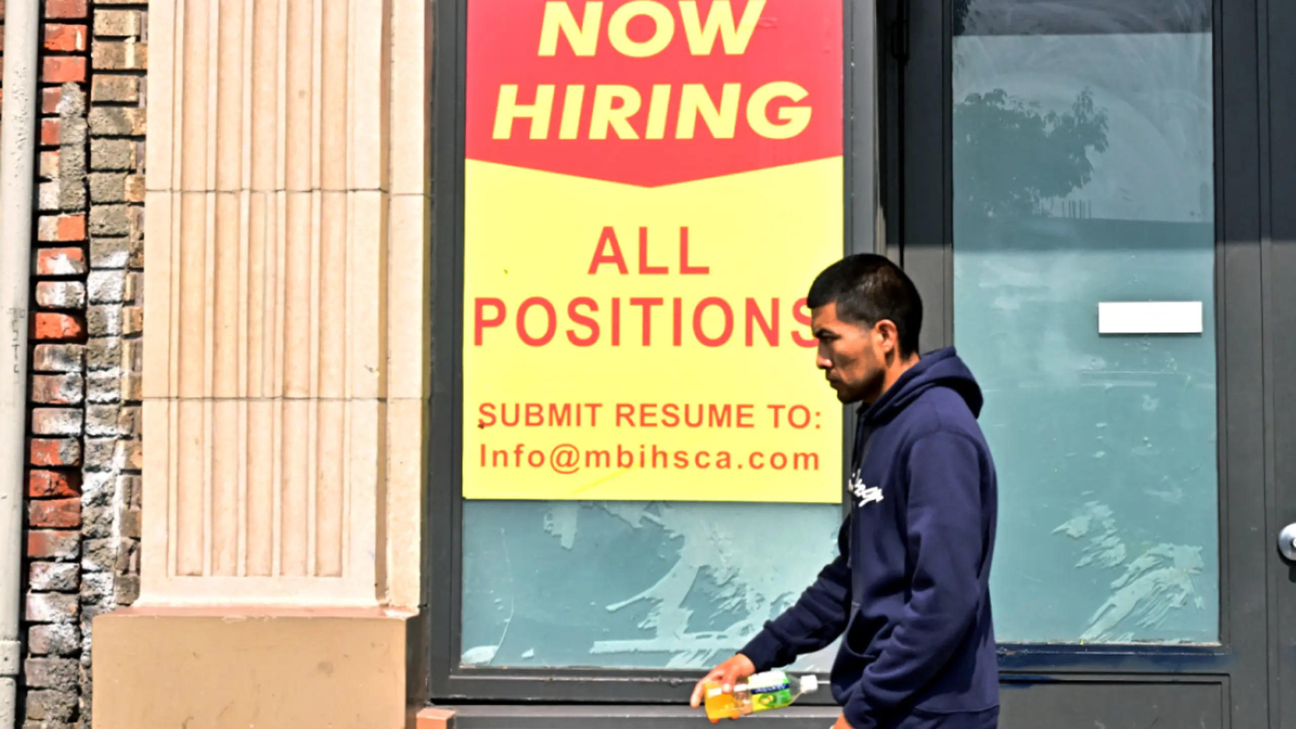 Arbeitslosenquote sinkt überraschend auf 4,3 Prozent