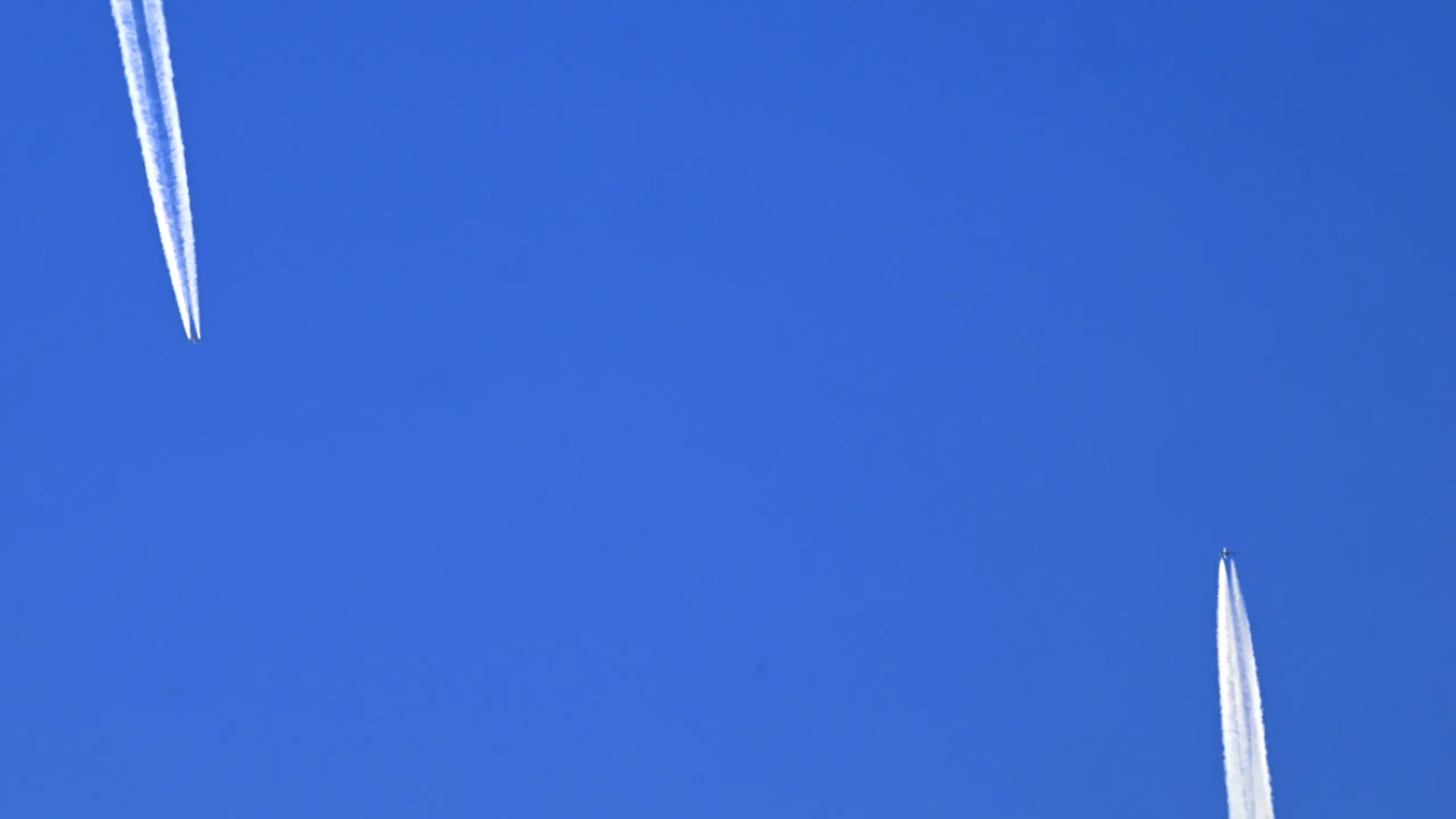 Erholung der zivilen Luftfahrt und höhere Produktionsraten beflügelten