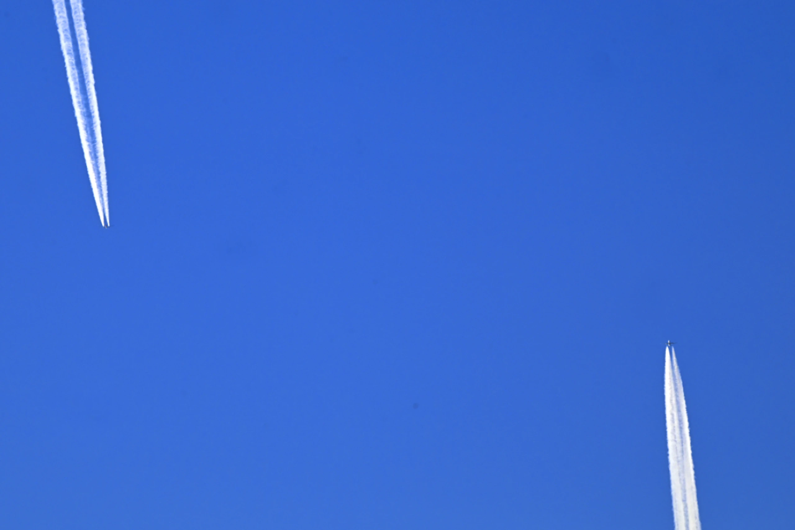 Erholung der zivilen Luftfahrt und höhere Produktionsraten beflügelten