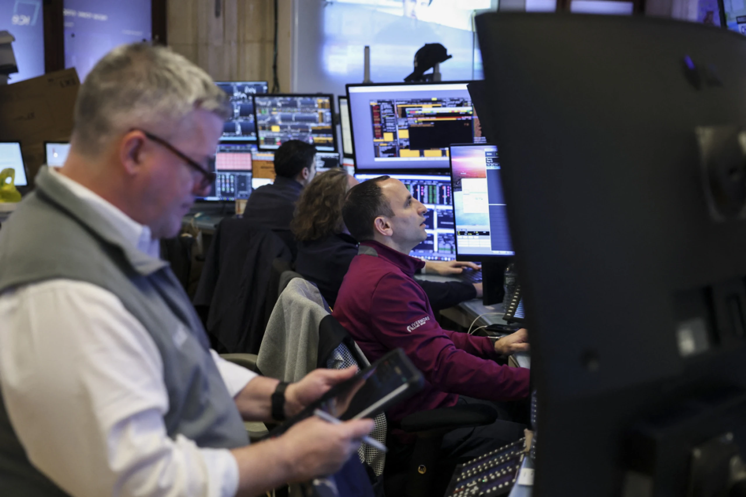 Warten auf Fed-Protokoll - Nvidia legen zu