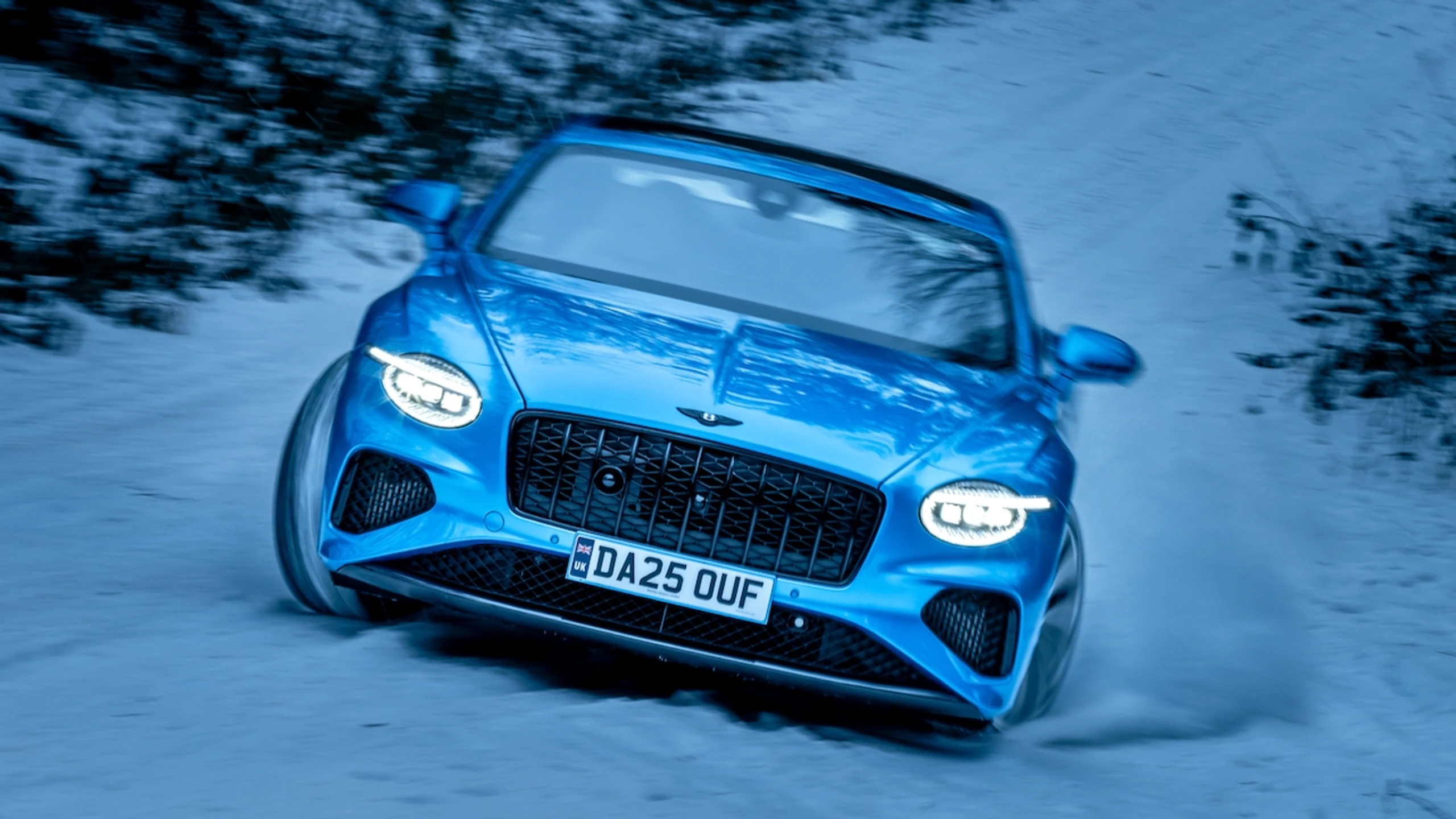 © Andreas Riedmann Blurred image background