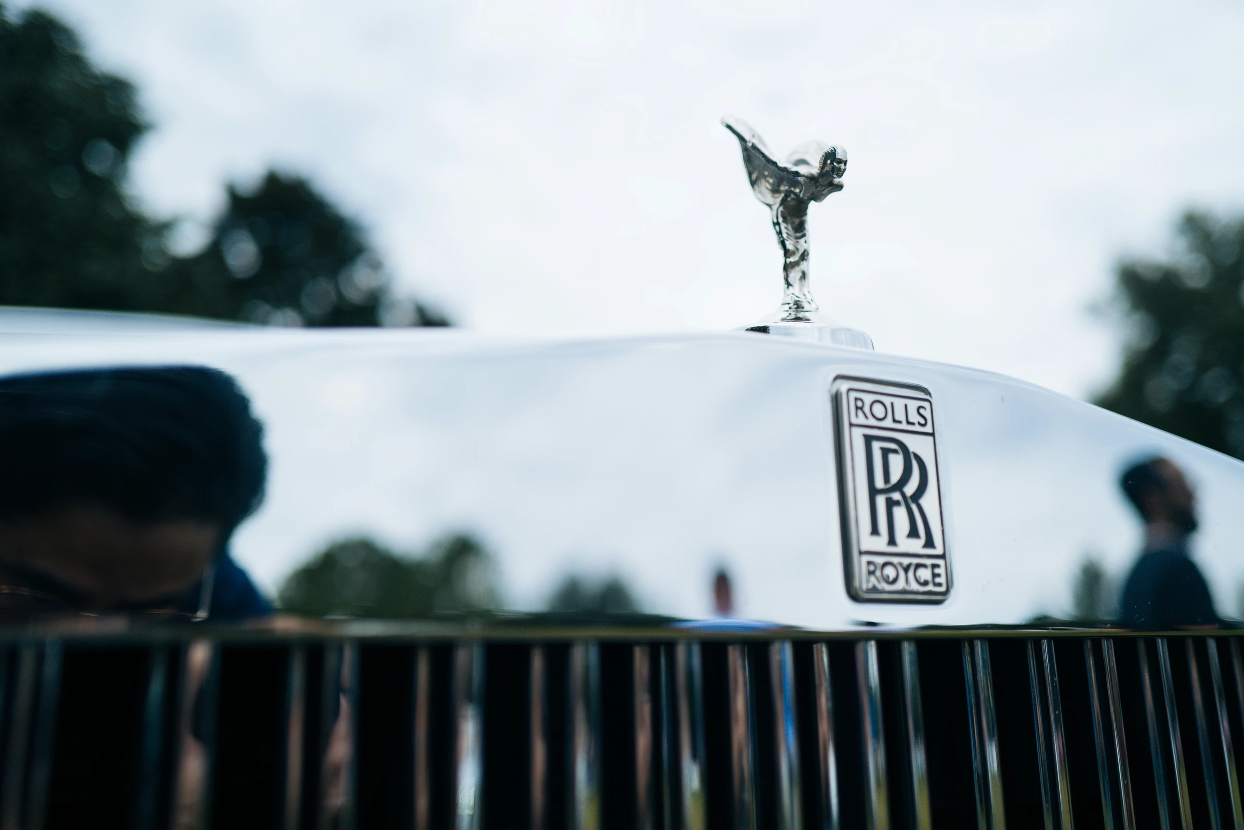 Rolls-Royce: Gute Geschäfte mit Notstrom und Panzermotoren