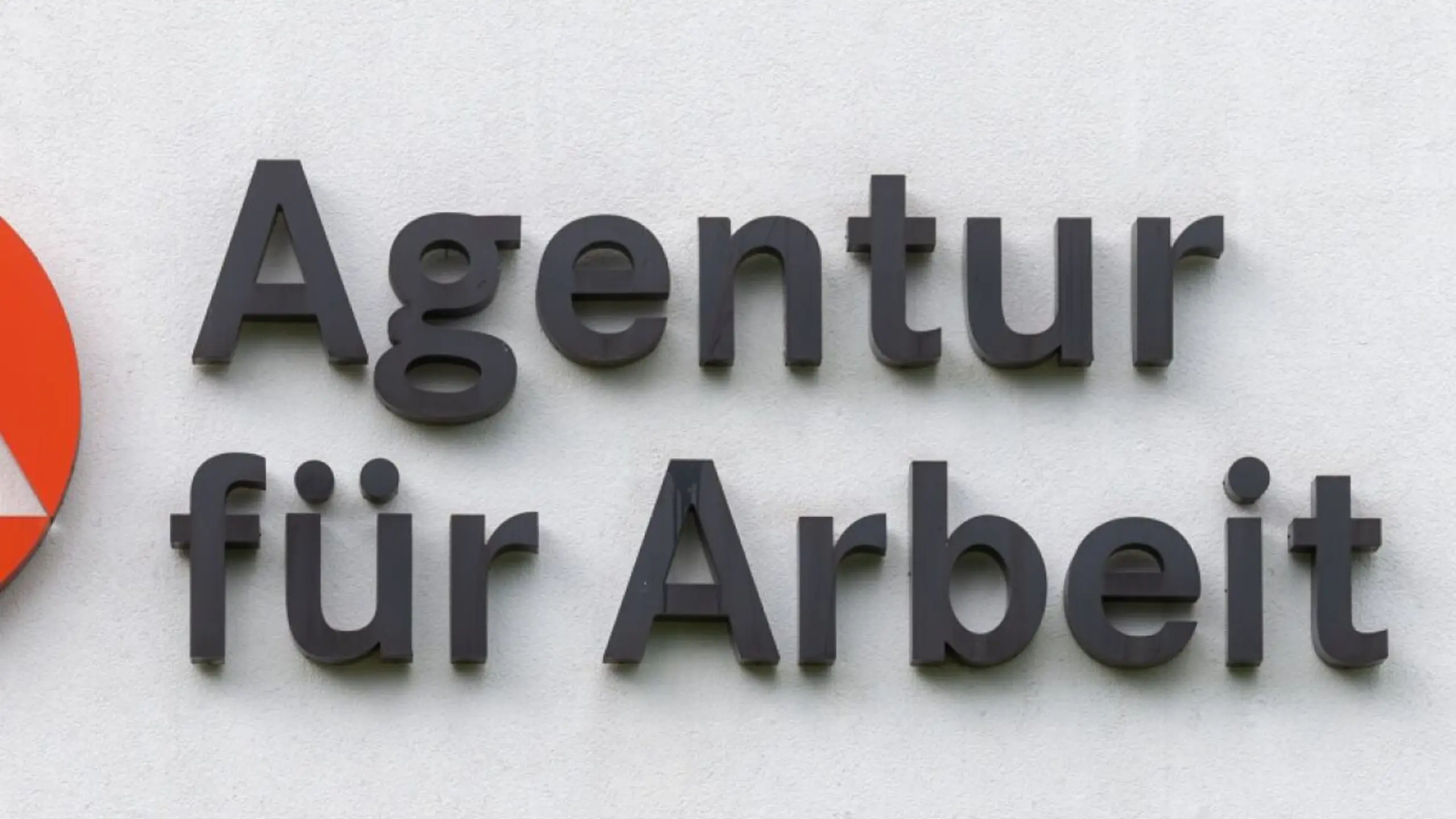 © APA/APA/dpa/Hendrik Schmidt ++ ARCHIVBILD ++ Zahl der Arbeitslosen im Februar um 15.000 gesunken