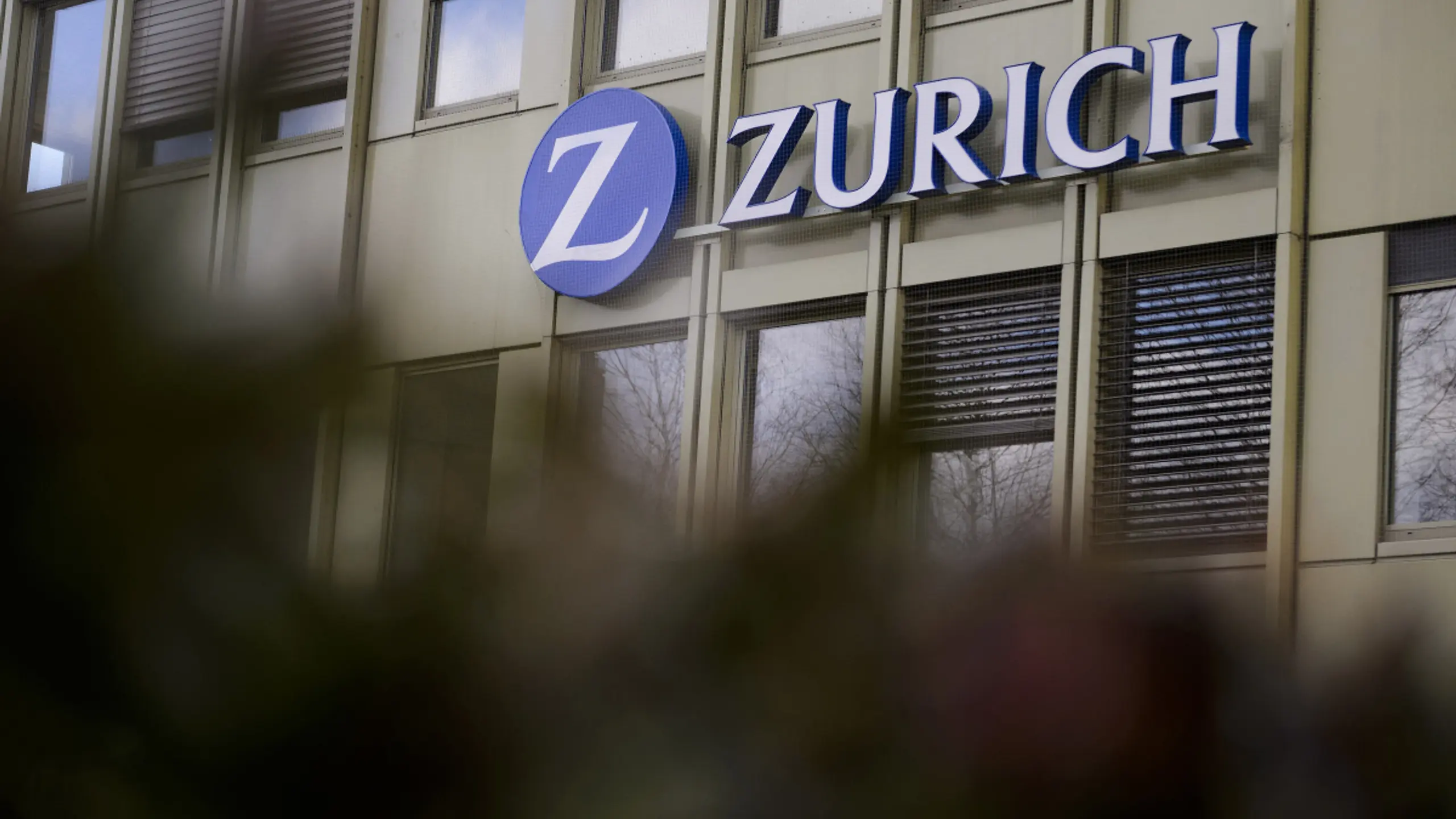 © APA/APA/AFP/FABRICE COFFRINI Zurich platziert neue Namensaktien