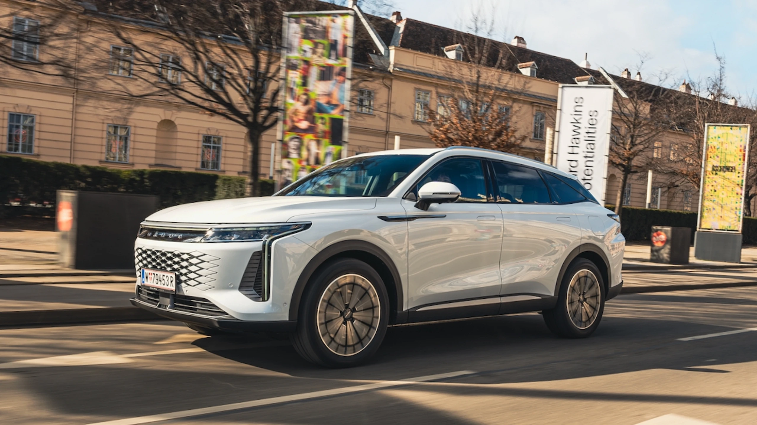 Präsentation Omoda 9