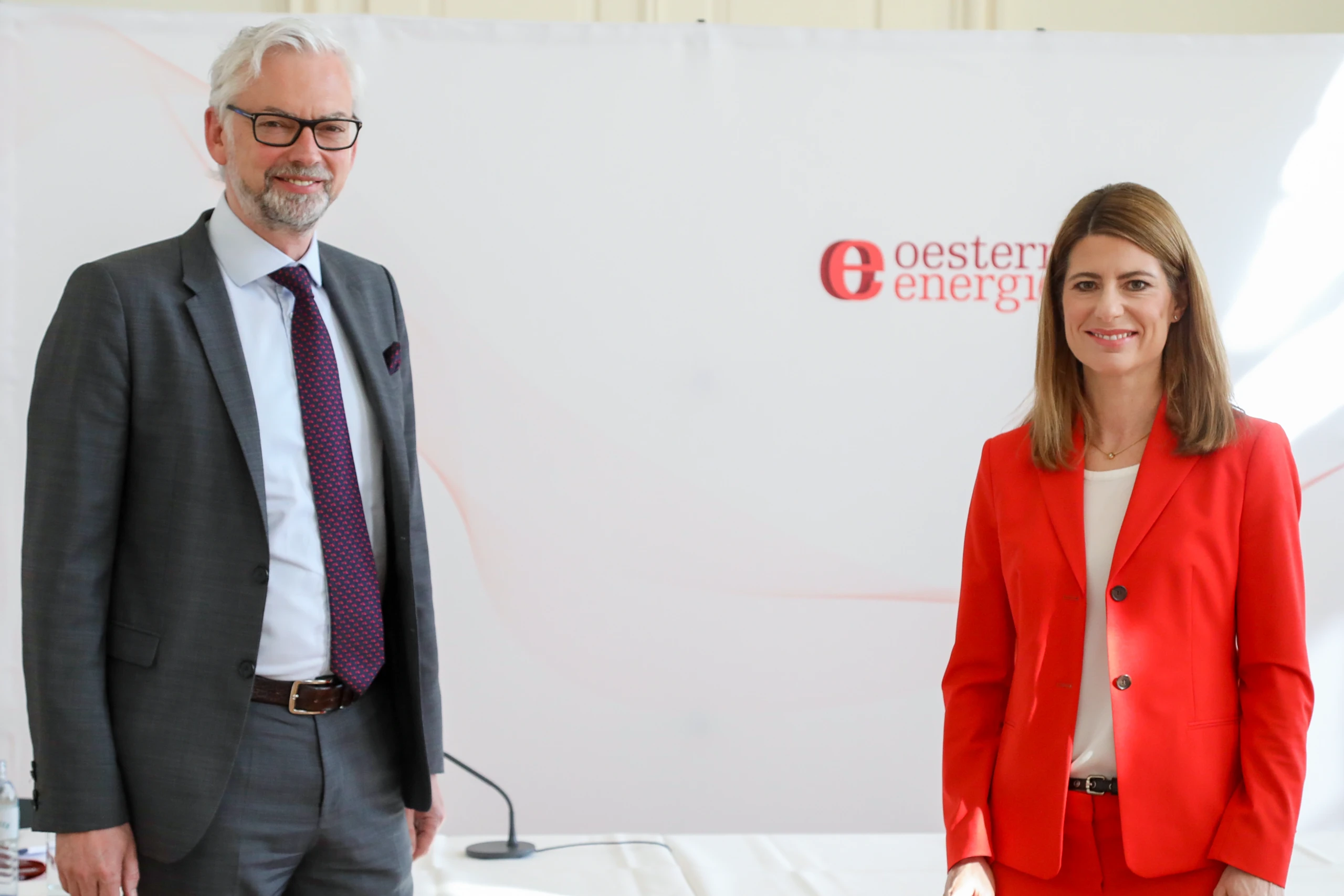 E-Wirtschaft: Weniger PV, spätere Ziele, mehr Kosten für Haushalte
