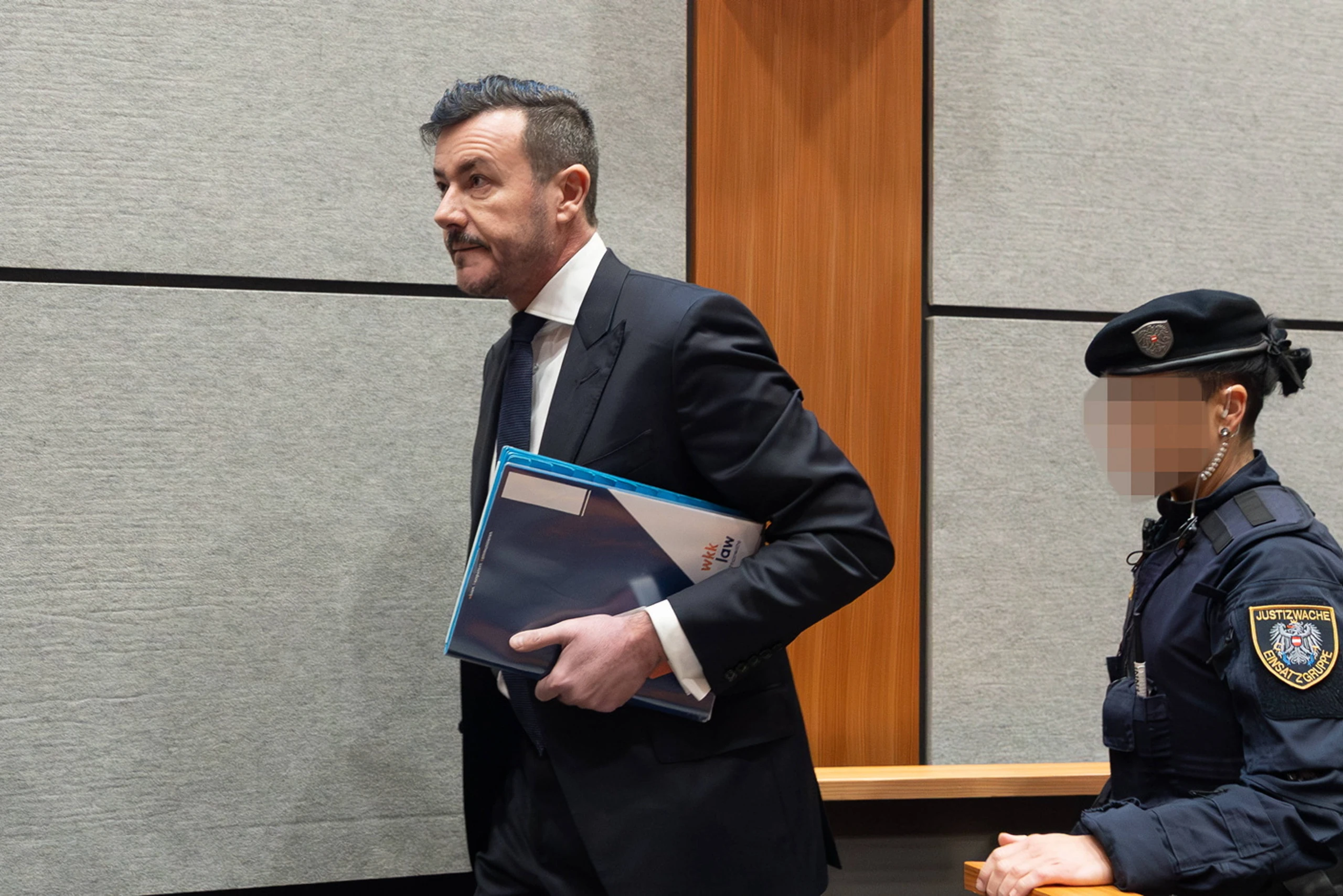 René Benko will sich zum Tischler ausbilden lassen