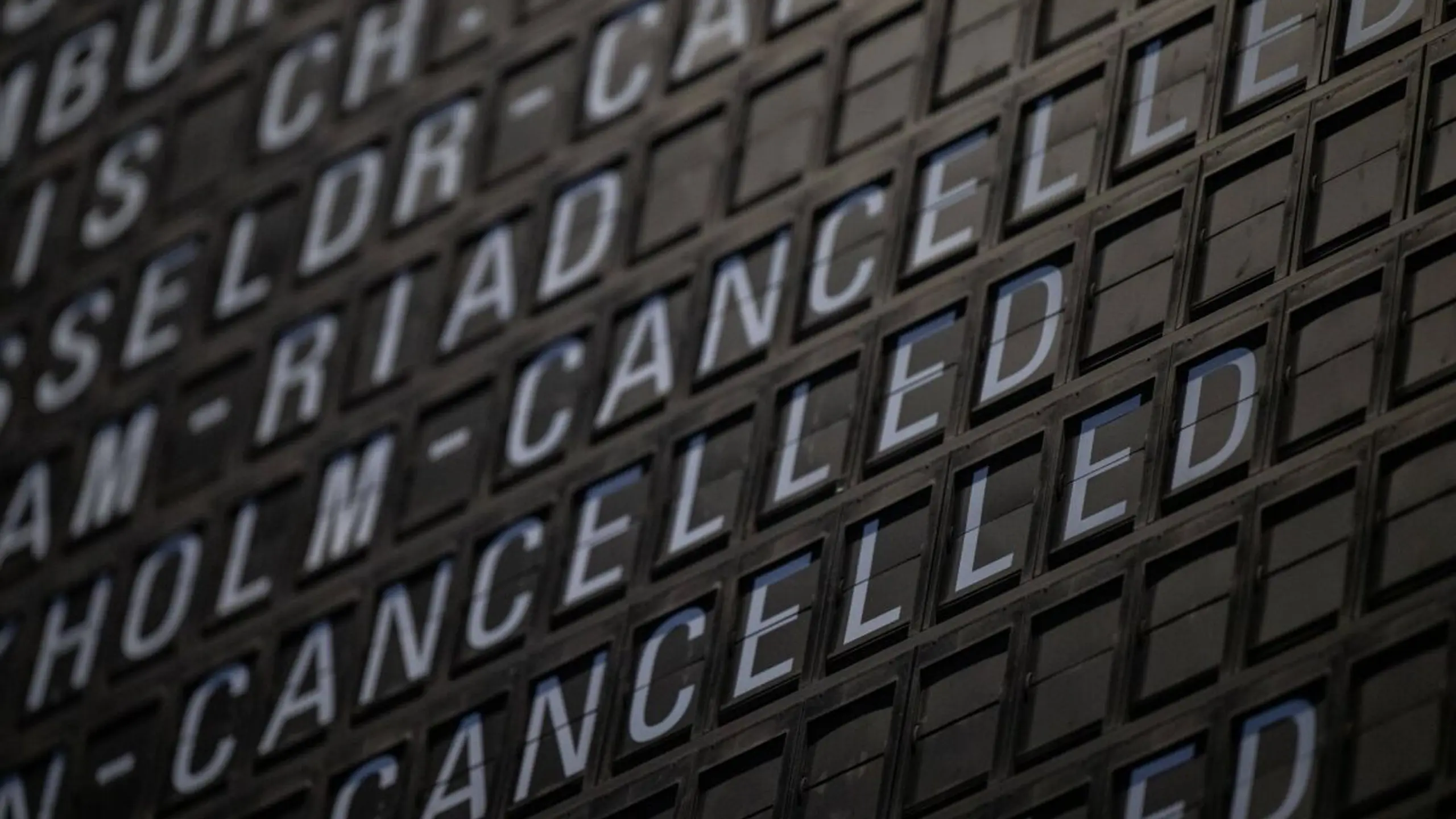 © APA/APA/dpa/Florian Wiegand Zahlreiche Flüge fallen aus