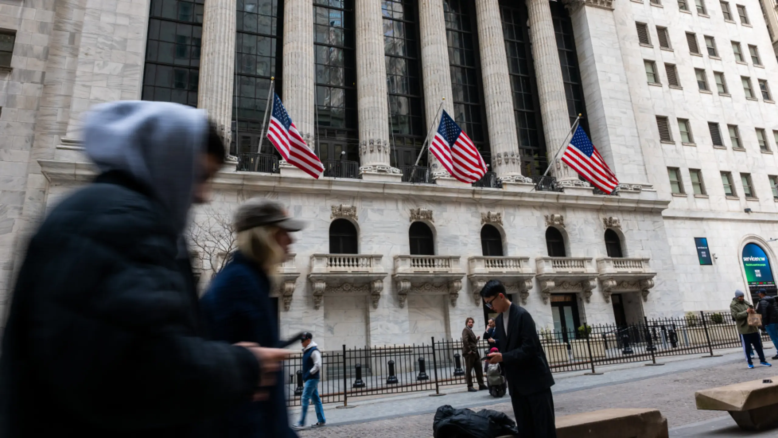 © GETTY IMAGES NORTH AMERICA, SPENCER PLATT, APA Anleger suchen nach Einstiegsgelegenheiten