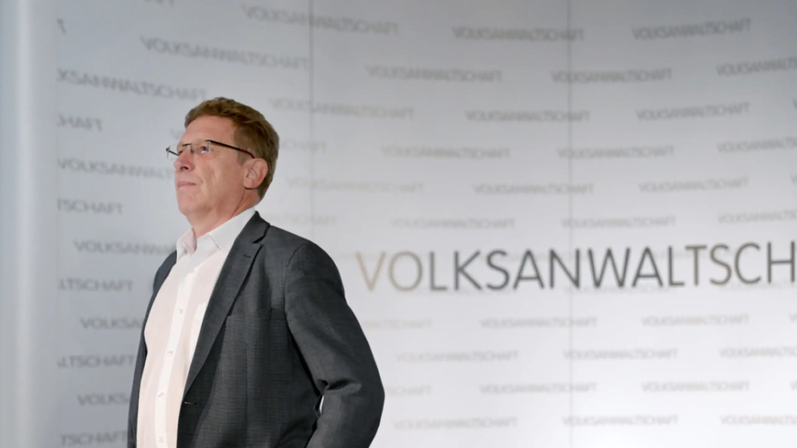 © ROLAND SCHLAGER, APA Volksanwalt Bernhard Achitz