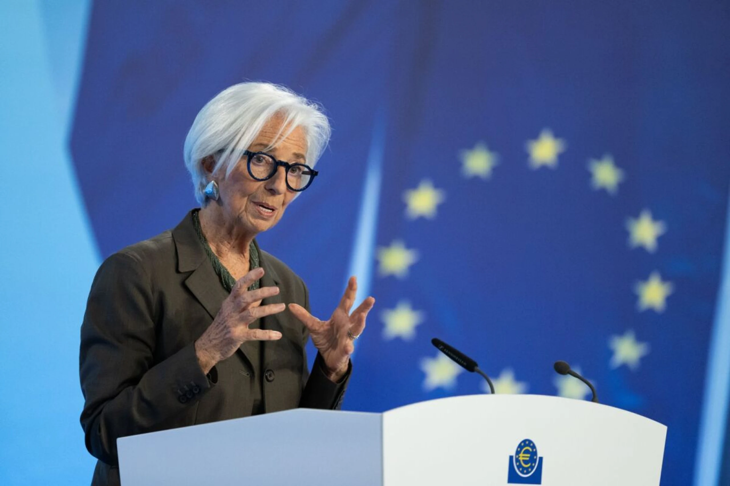 Banken sollen laut Lagarde auf der Hut sein