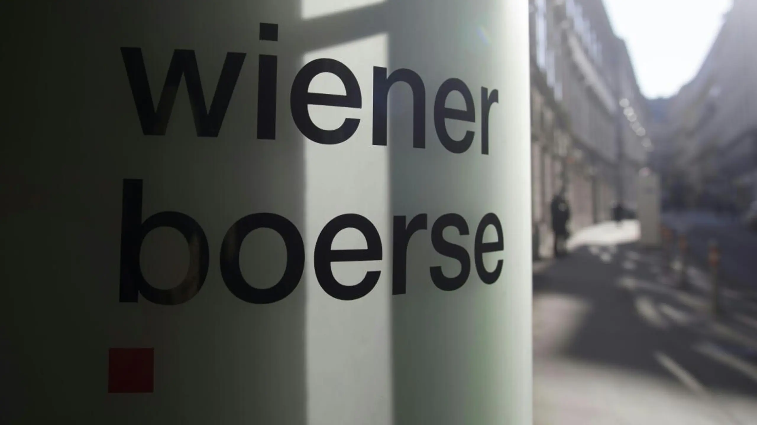 © THEMENBILD, ALEX HALADA, APA Lenzing und SBO nach Zahlen unter Druck