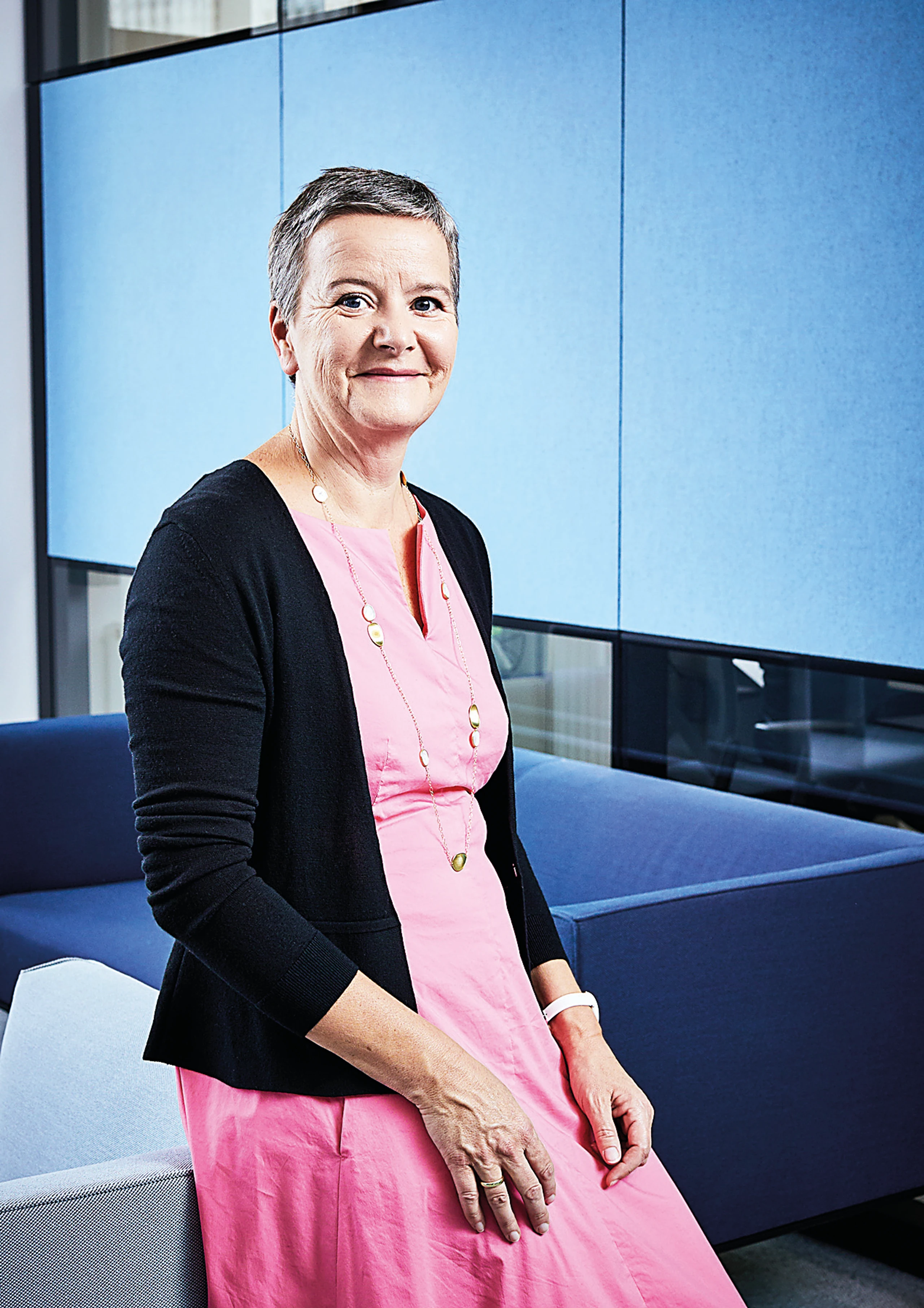 © DAVID SAILER Blurred image background