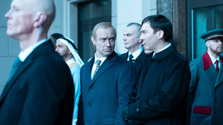 Gewinne Kinogutscheine sowie das Buch „Der Magier im Kreml“ von Giuliano da Empoli erschienen im btb Verlag