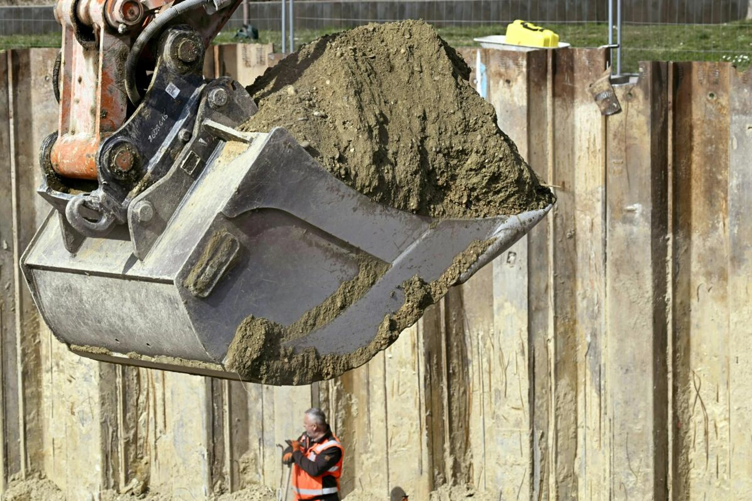 Rückgang um 0,3 Prozent zum Vormonat