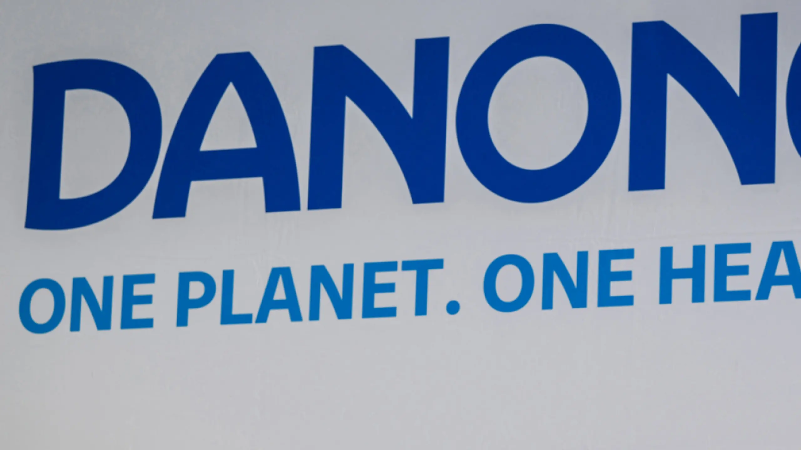 Danone kauft zu