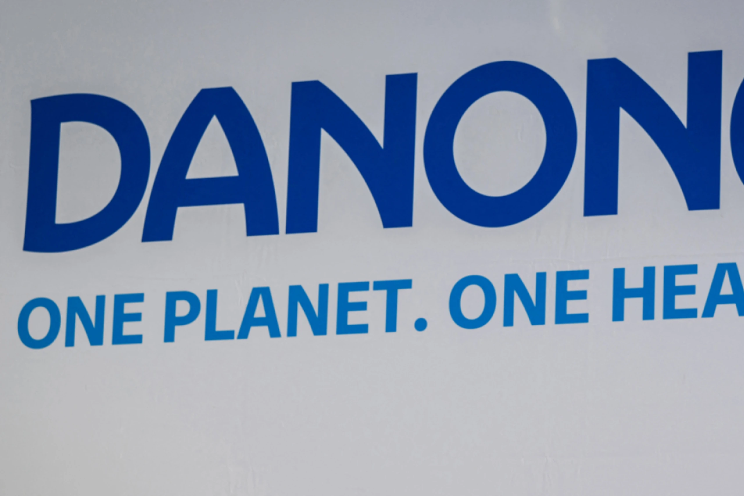Danone kauft zu