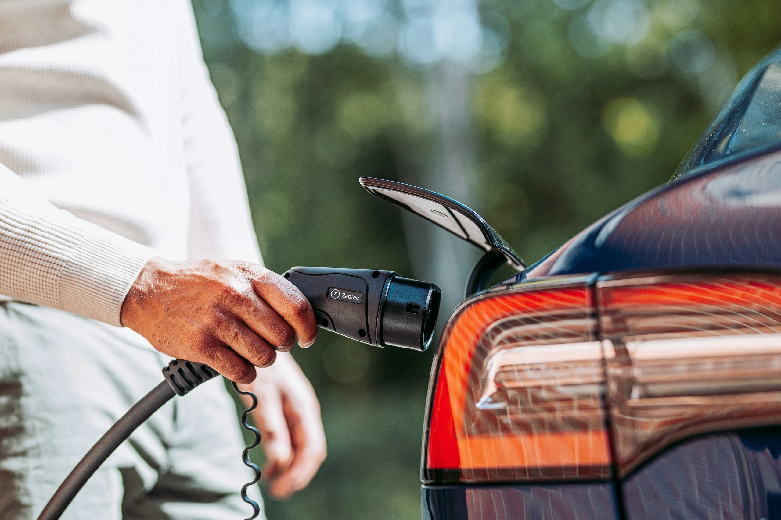 Laden günstiger als Tanken: Ölkrise rückt E-Autos in den Fokus