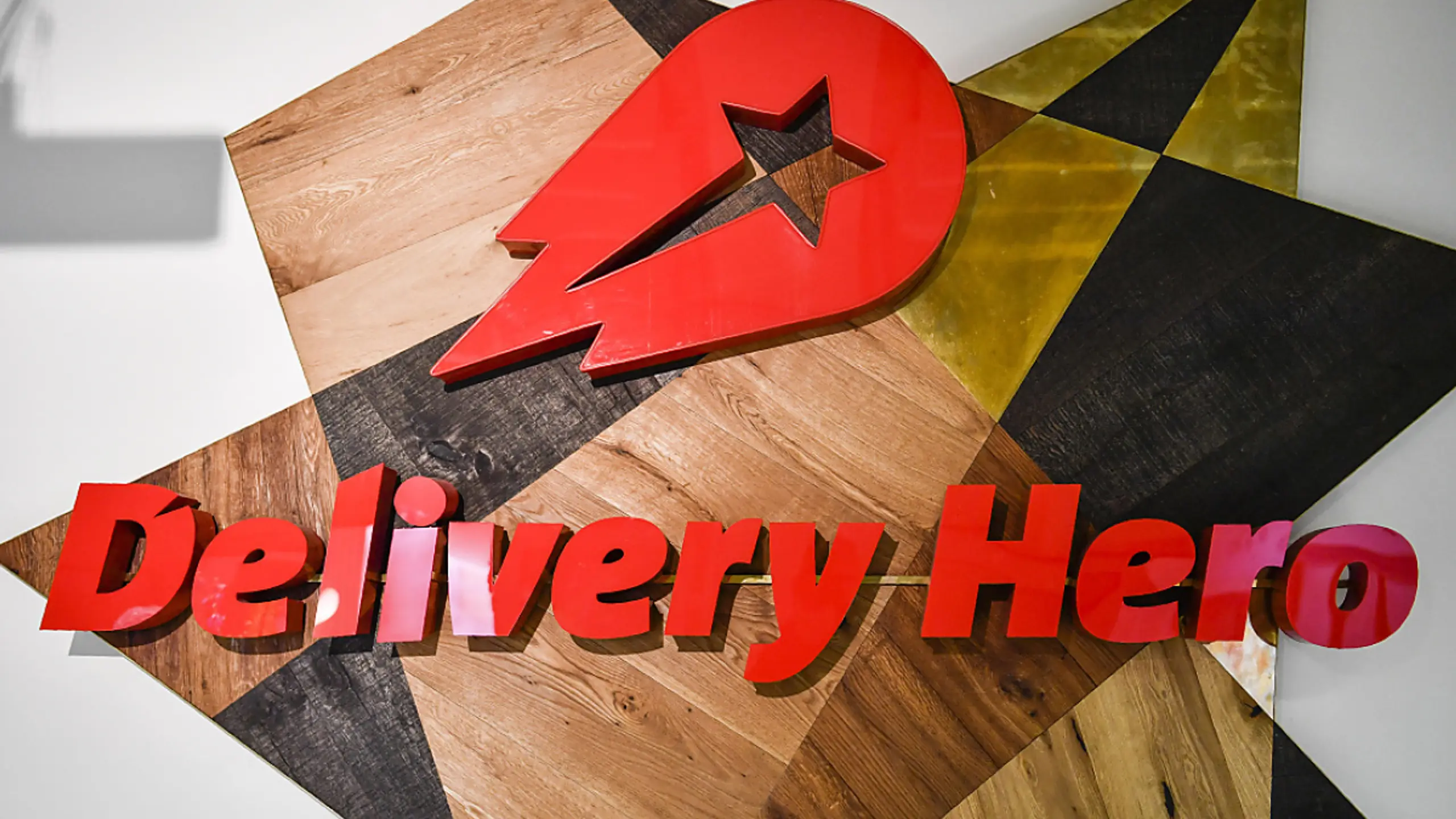 Das bereinigte operative Ergebnis (EBITDA) lag 2025 bei 903 Mio. Euro