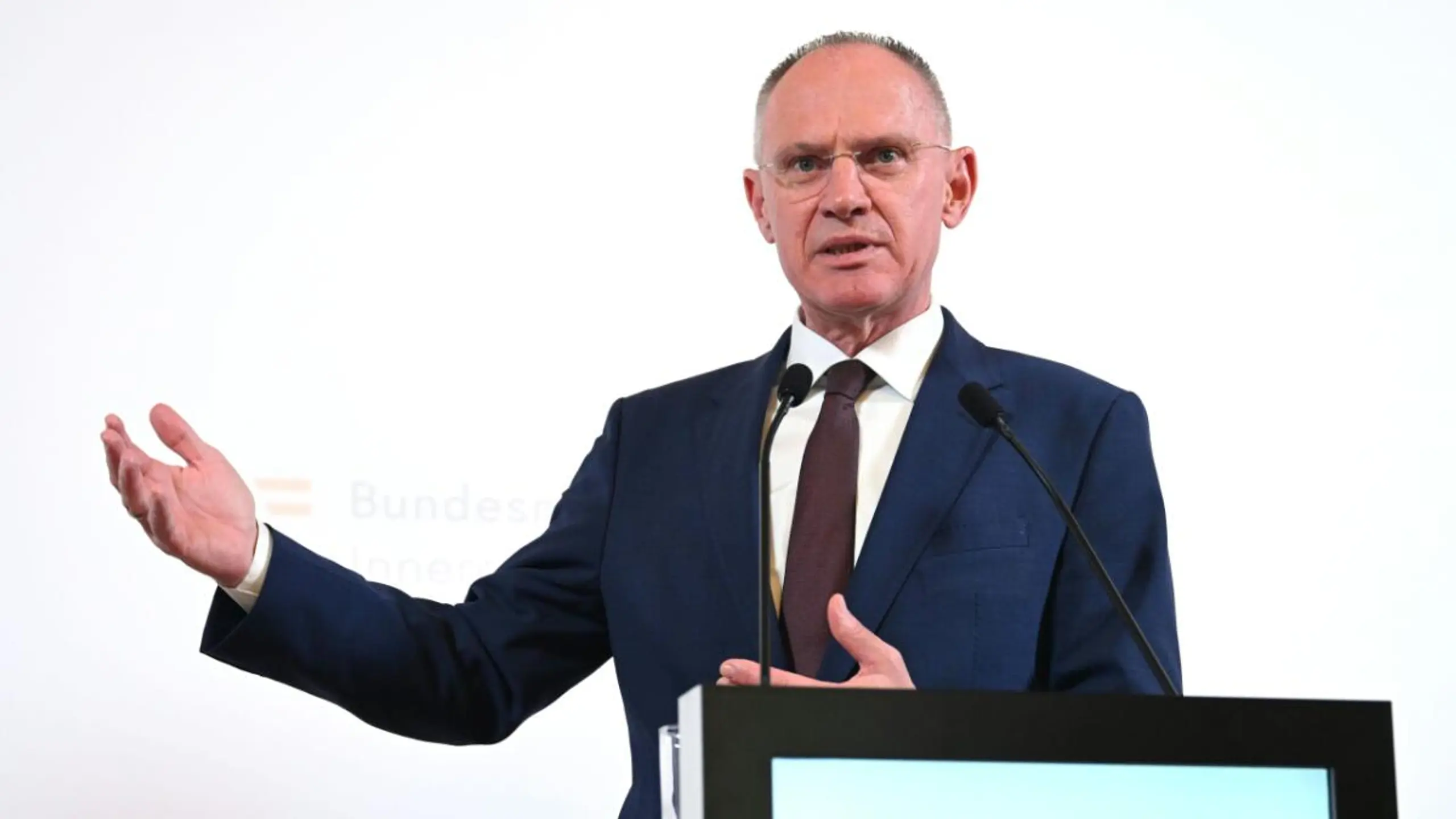 © Apa, HELMUT FOHRINGER Innenminister Gerhard Karner: Anzeigenstatistik als Richtschnur