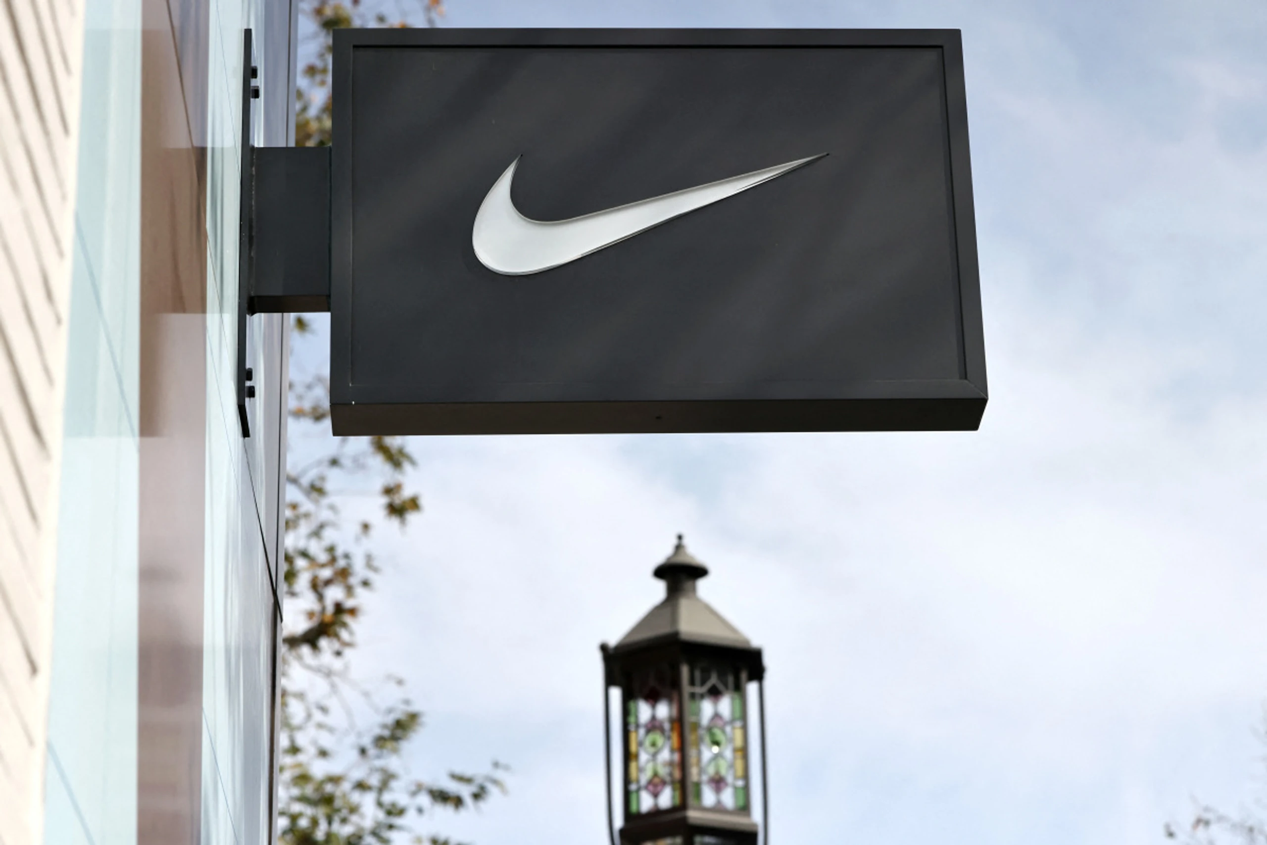 Gewinn je Aktie übertrifft Erwartungen