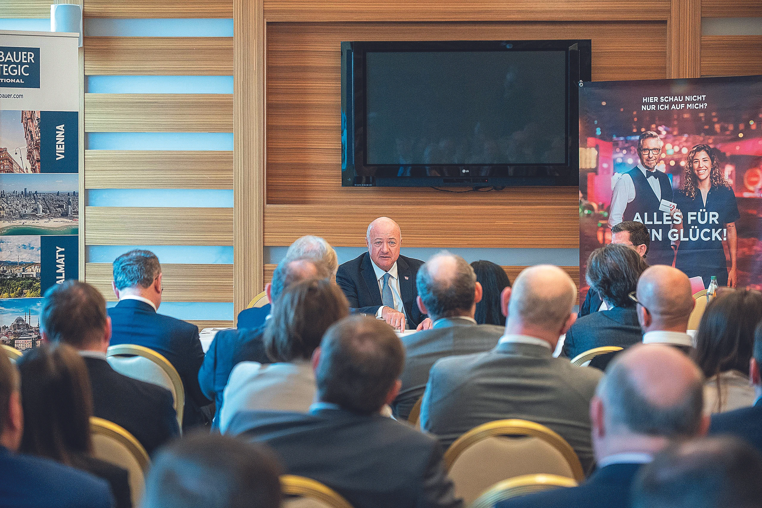 Politik Backstage Podcast: Buddha zeigt Zähne