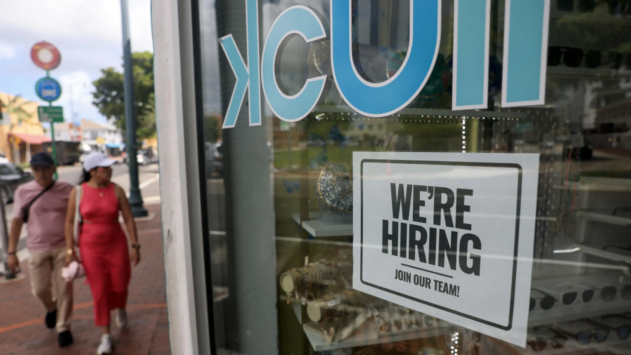 © JOE RAEDLE, Apa, Getty Images Arbeitslosenquote ging überraschend auf 4,3 Prozent zurück