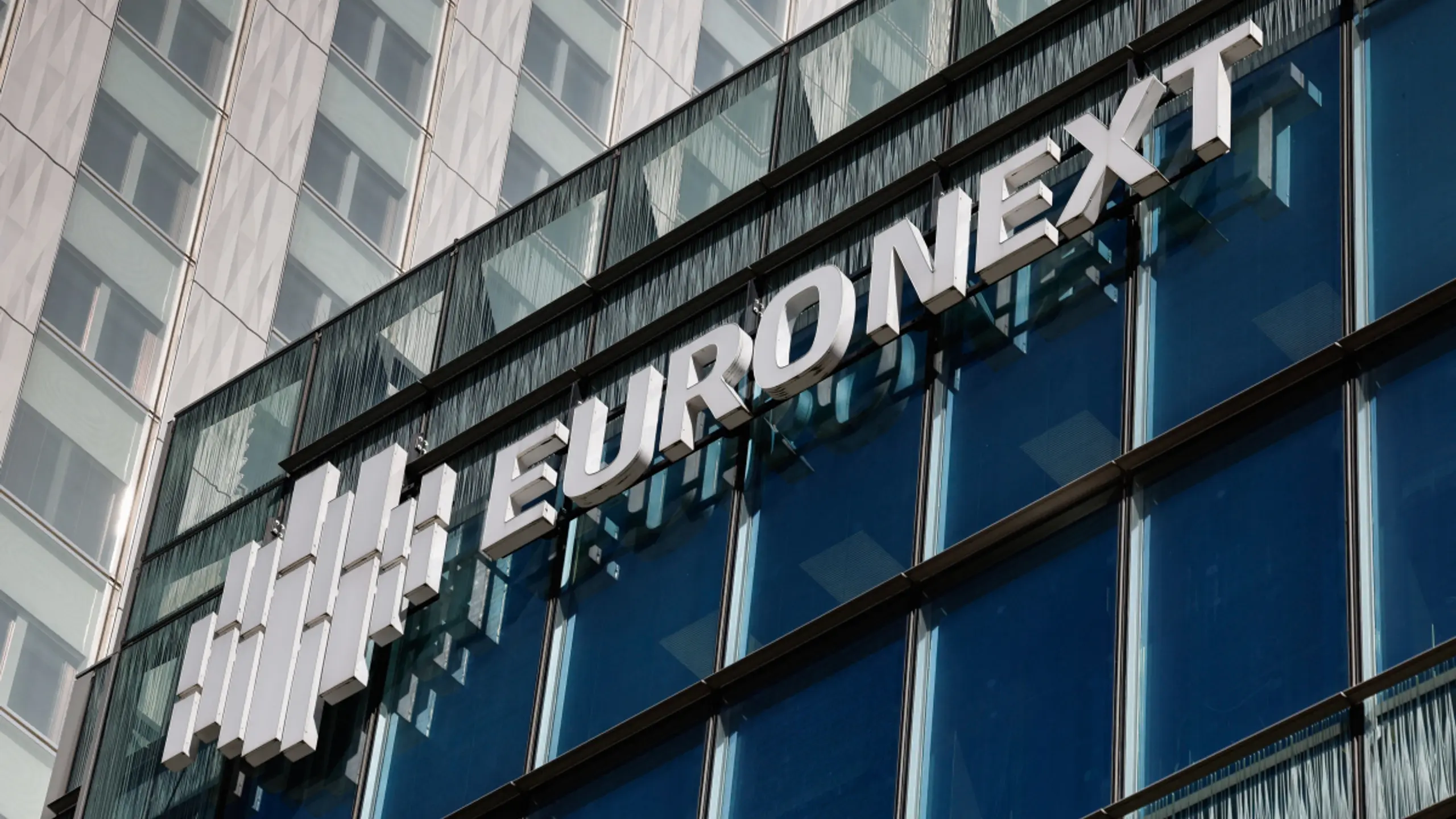 Euro-Stoxx-50 springt 4,14 Prozent hoch