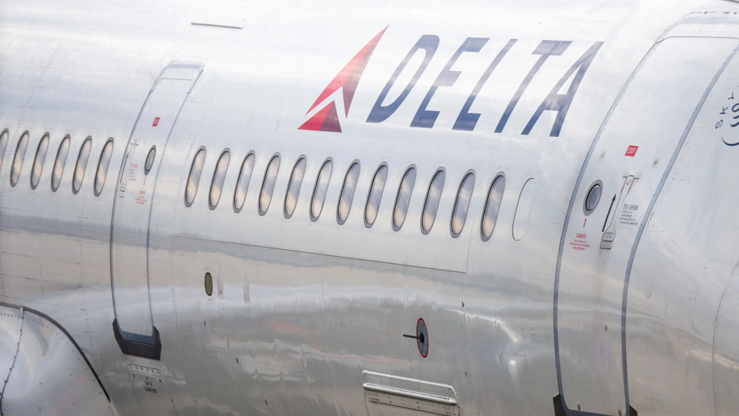 © GETTY IMAGES NORTH AMERICA, BRANDON BELL, Apa Delta übt sich in Zurückhaltung