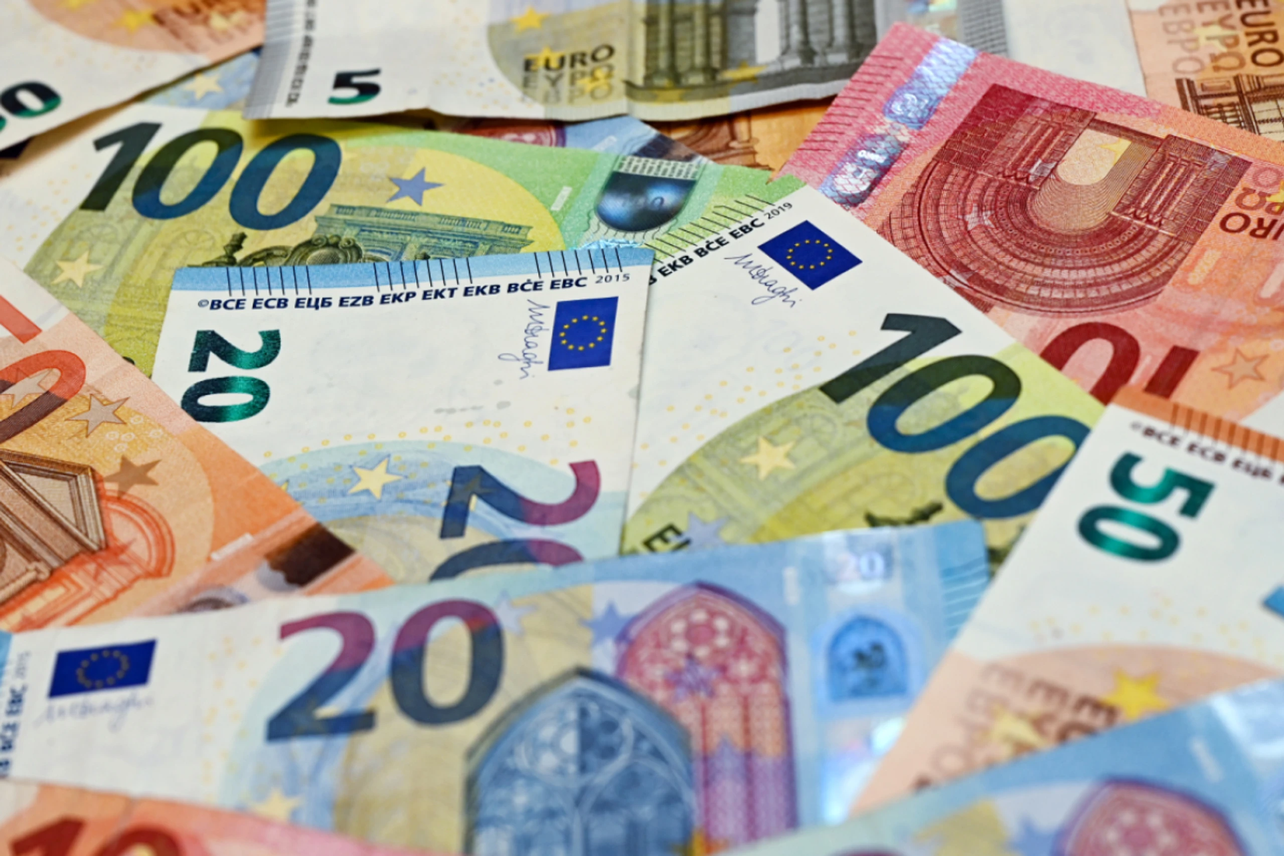 Umfrage: Rund 21 Prozent planen höhere Ausgaben