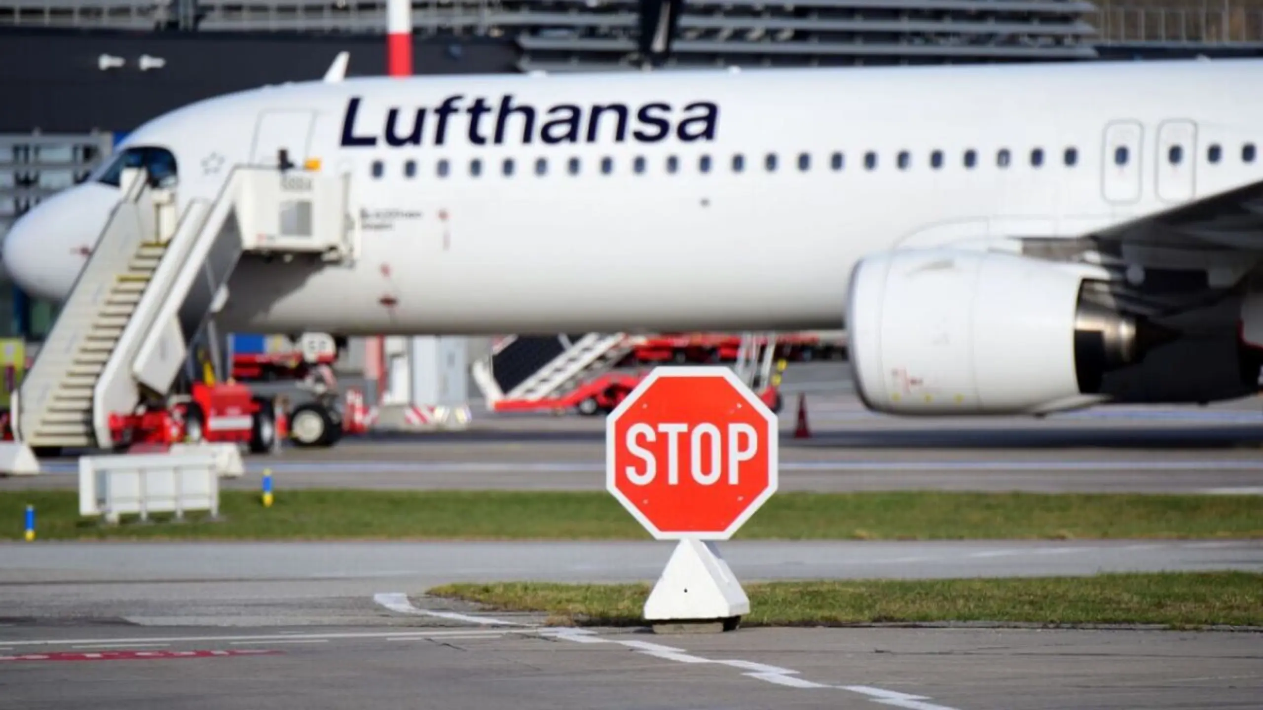 © DPA, Daniel Bockwoldt, Apa In Deutschland dürften Hunderte Flüge ausfallen