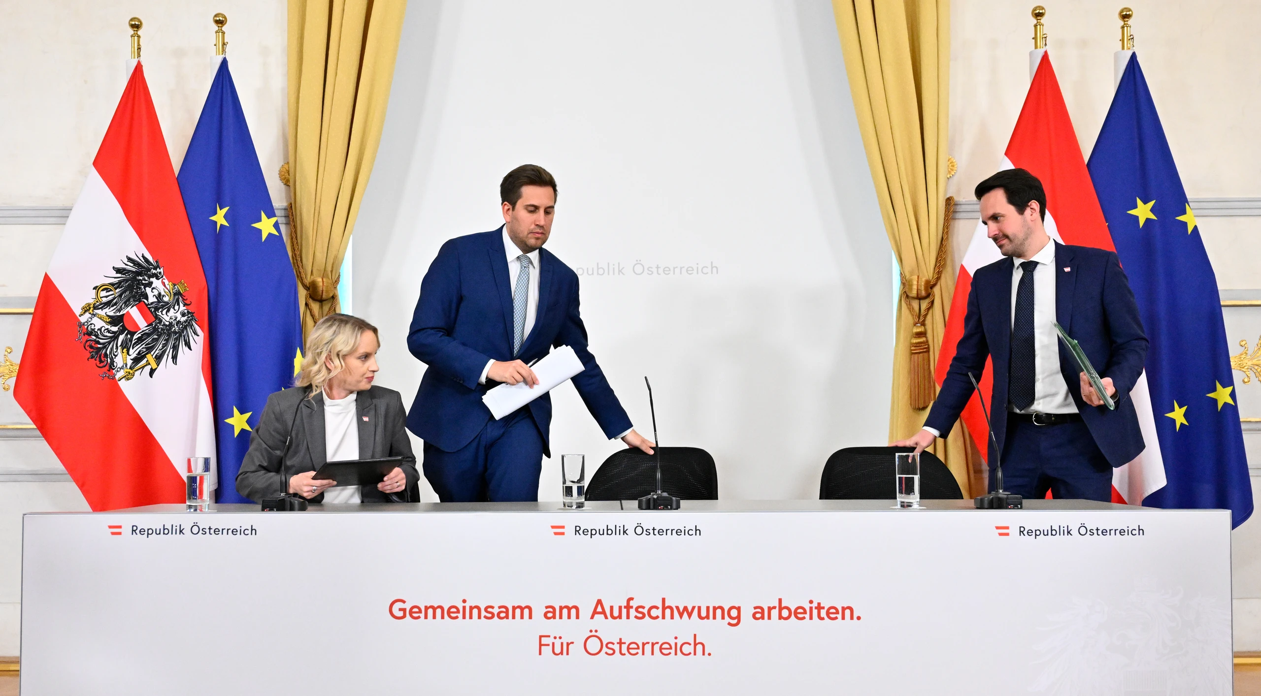 Politik Backstage: Ein Trio für Bad News
