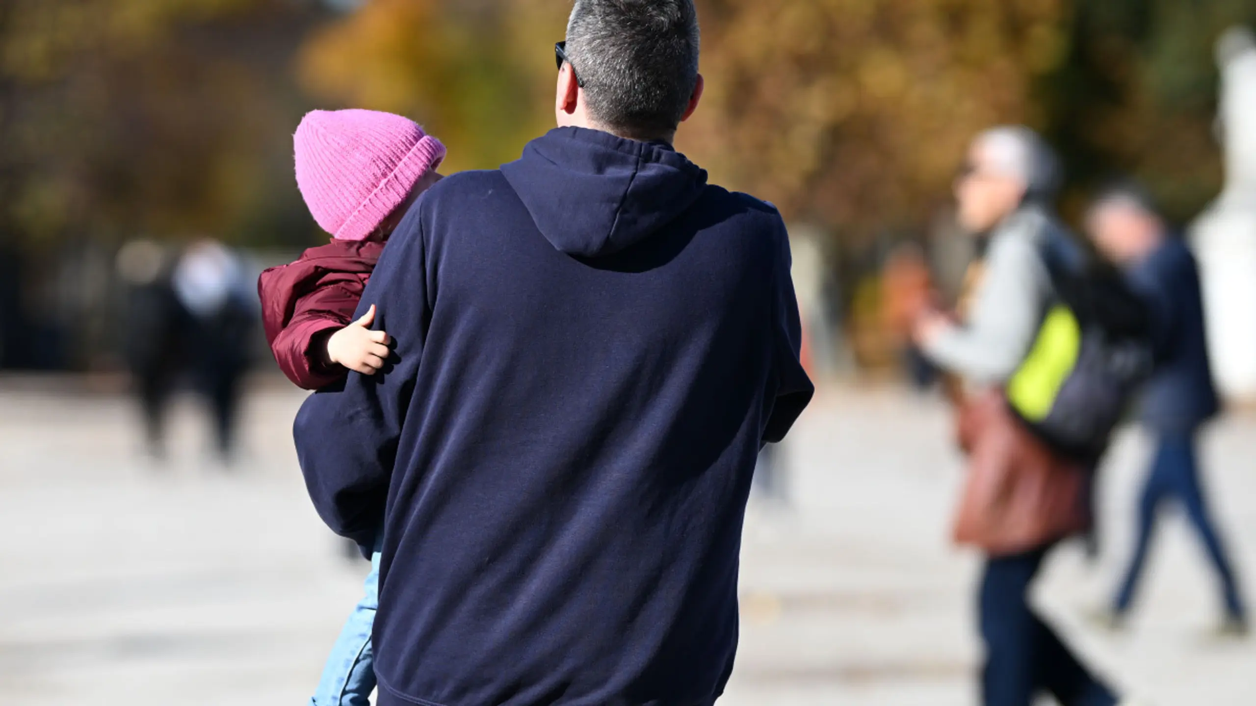 © Themenbild, Apa, HELMUT FOHRINGER Nur wenige Väter gehen in Karenz