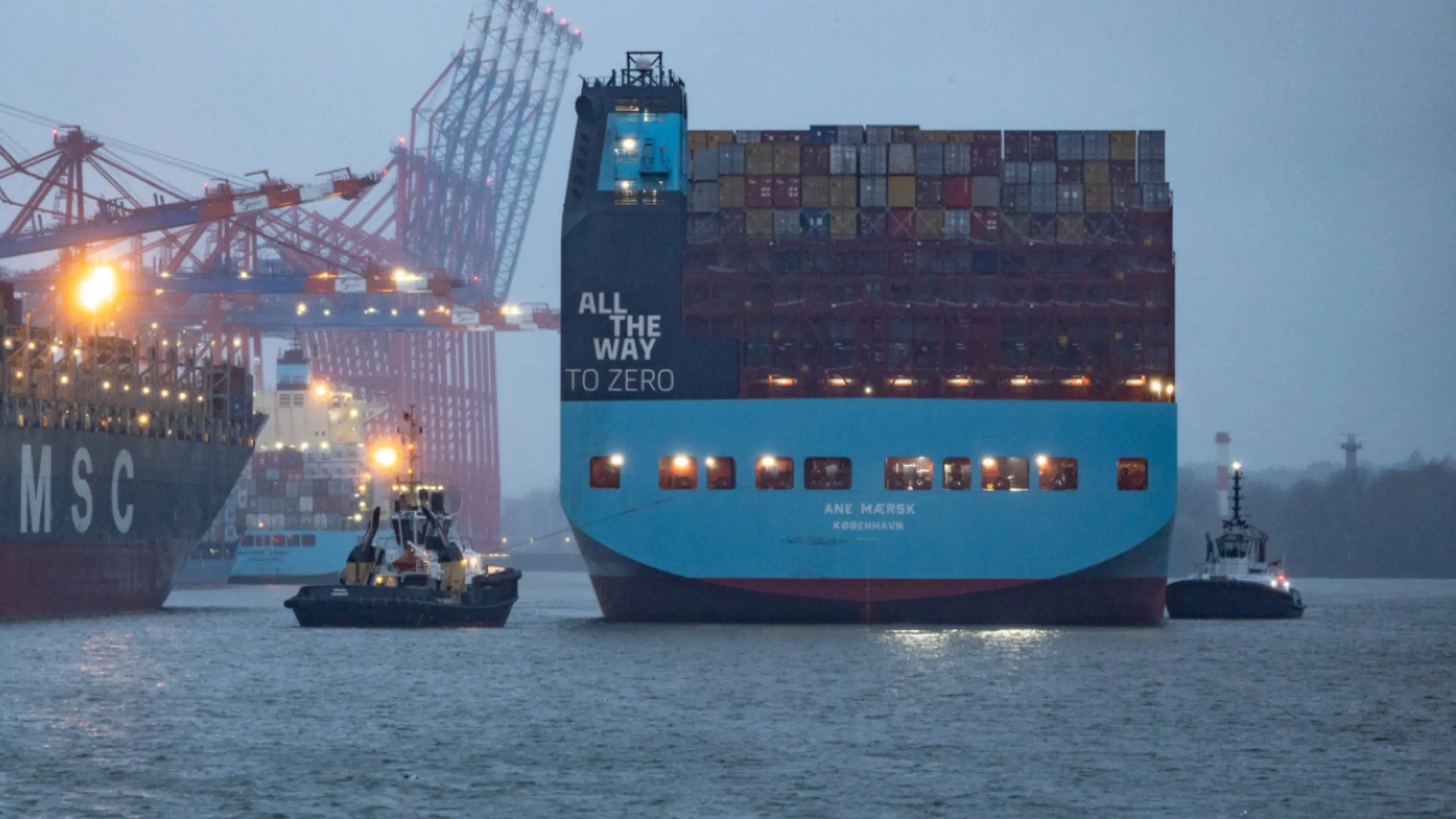 © DPA, Axel Heimken, Apa Importe steigen hingegen kräftig um fast 28 Prozent