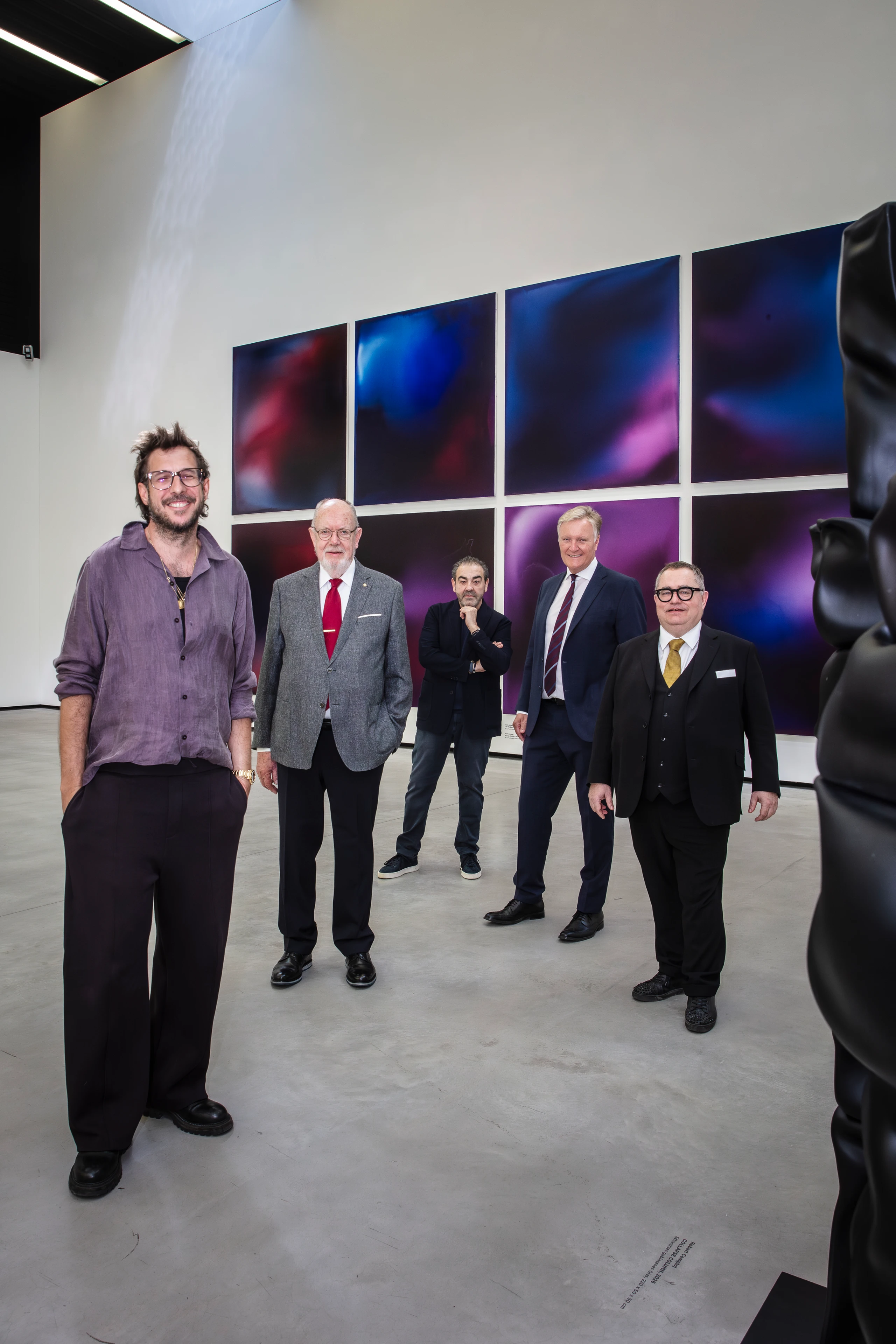 Vernissage in Thalheim: „Amador & Comploj“ bringt Malerei und Glas in direkten Dialog