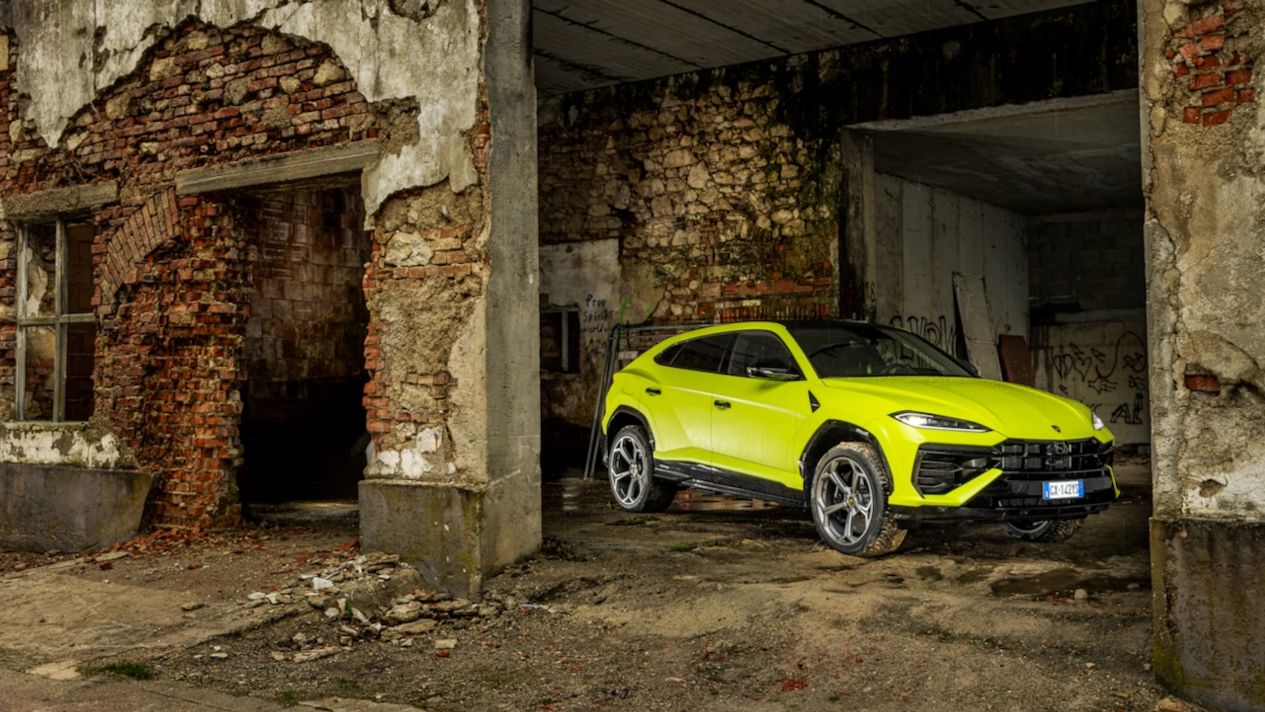 © Andreas Riedmann Blurred image background