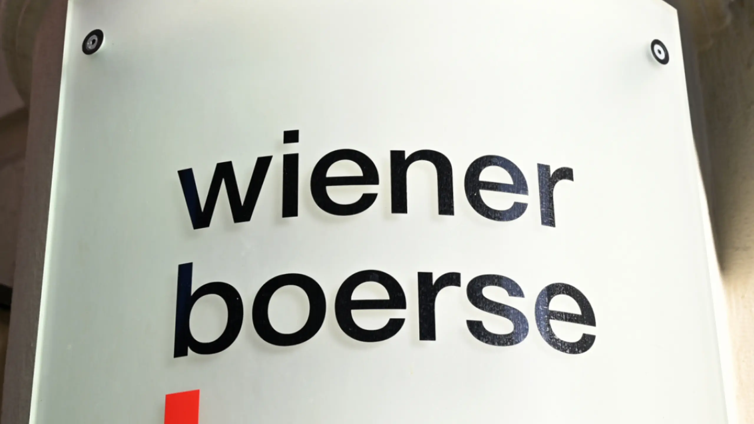 Krise am Persischen Golf drückte ins Minus