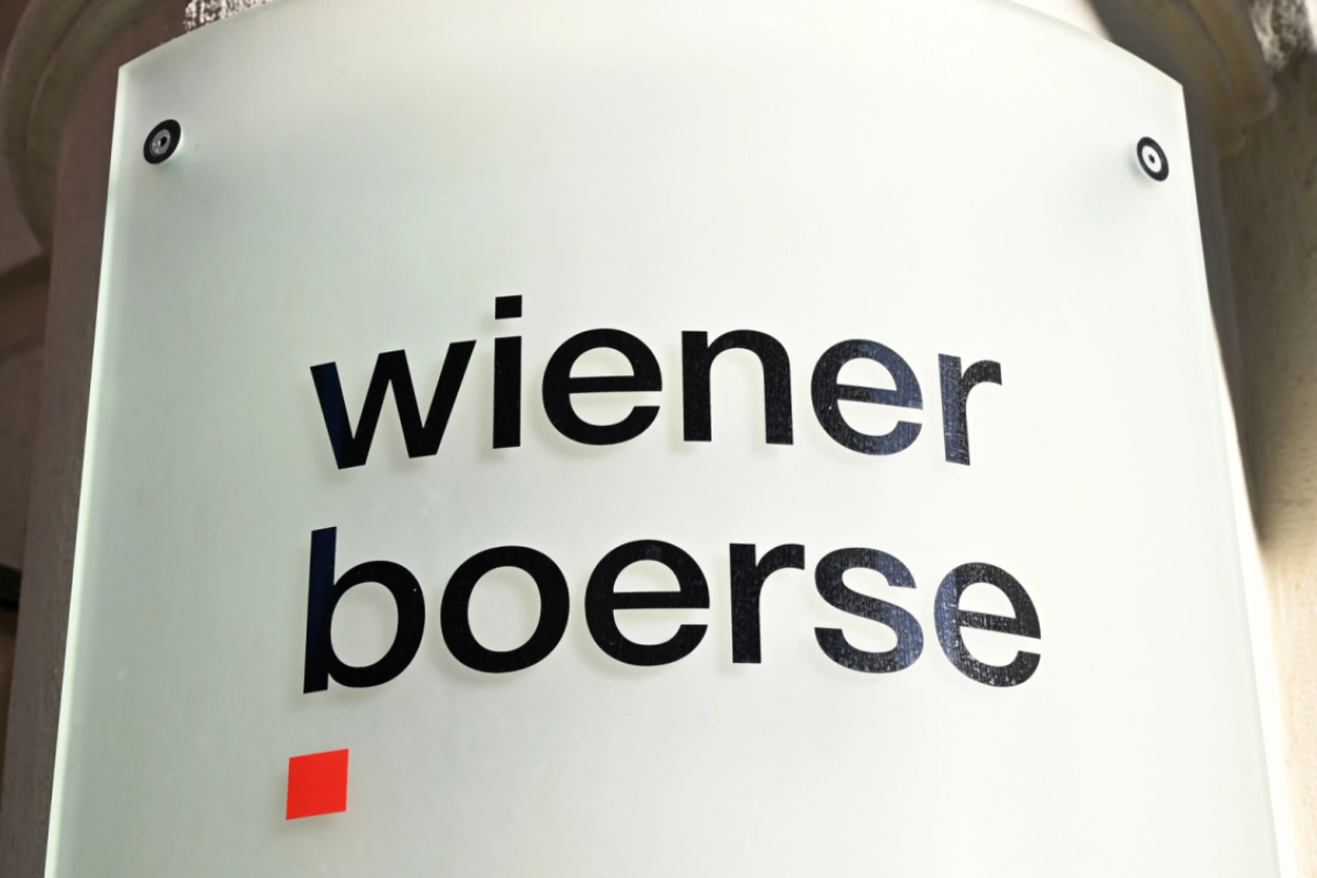 Krise am Persischen Golf drückte ins Minus