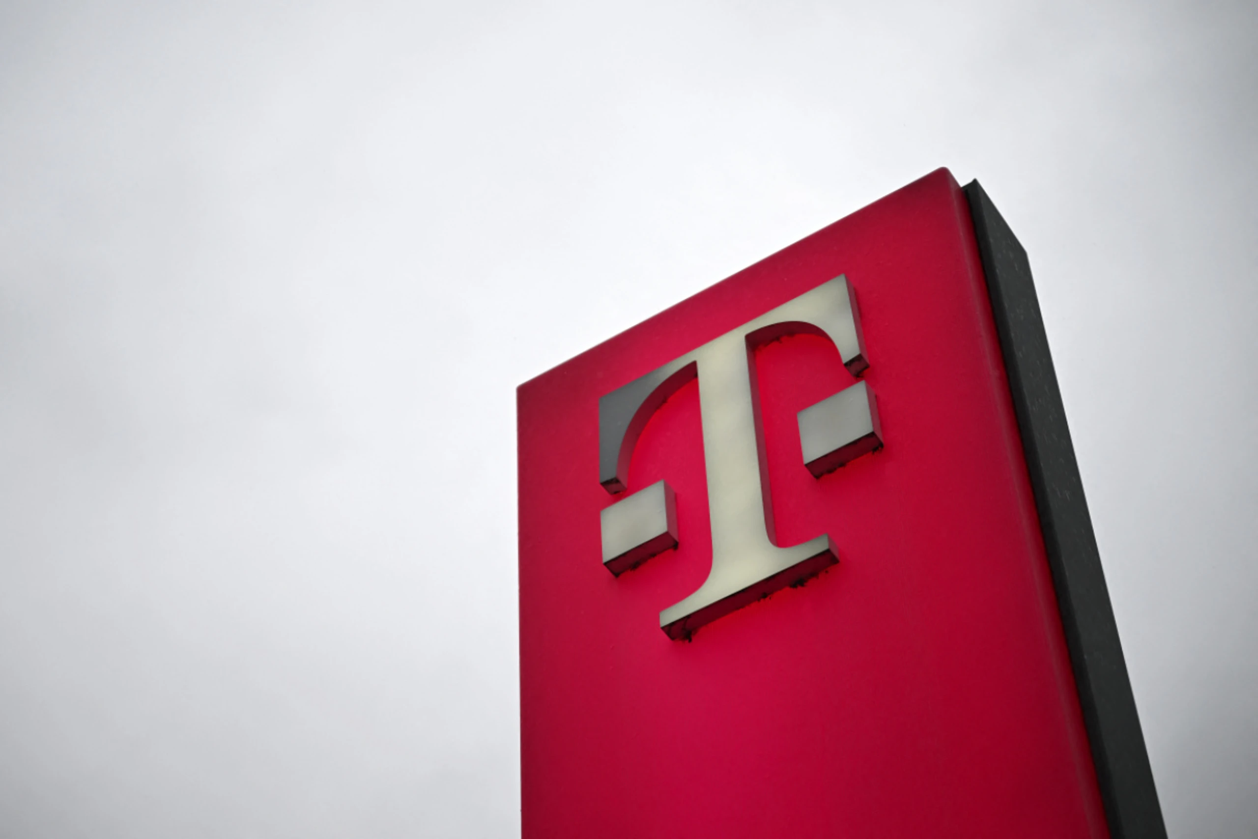 Kreise: Deutsche Telekom erwägt Fusion mit T-Mobile US
