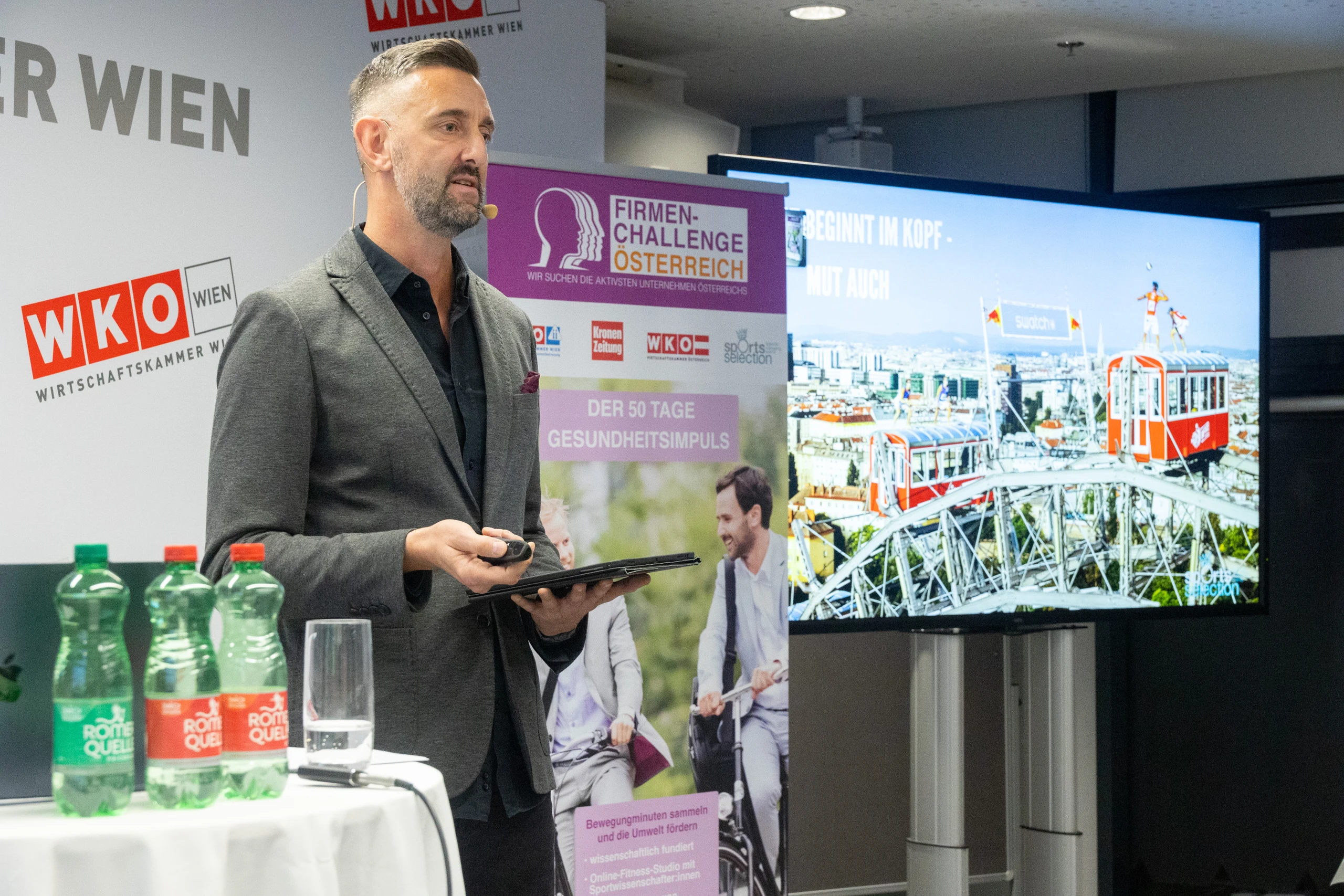 © Weinwurm Blurred image background