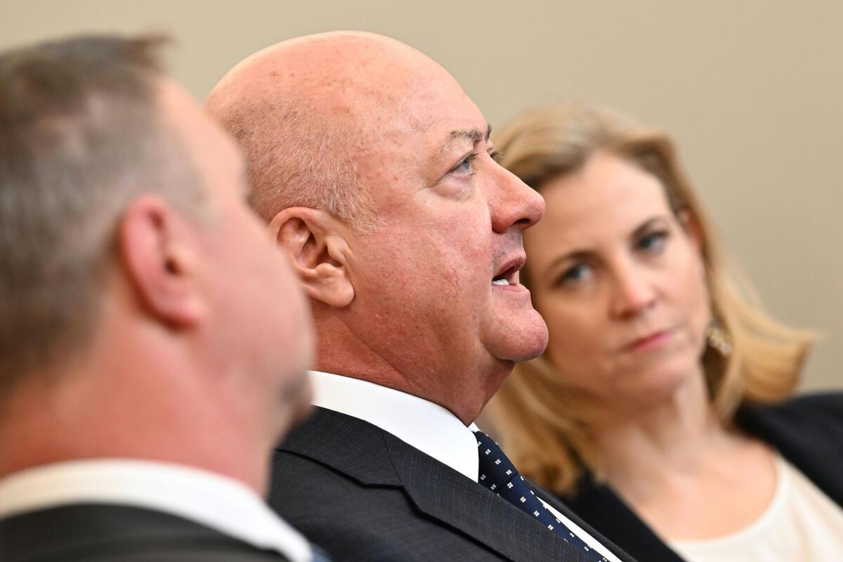 Koalitionsspitzen stecken die Köpfe zusammen