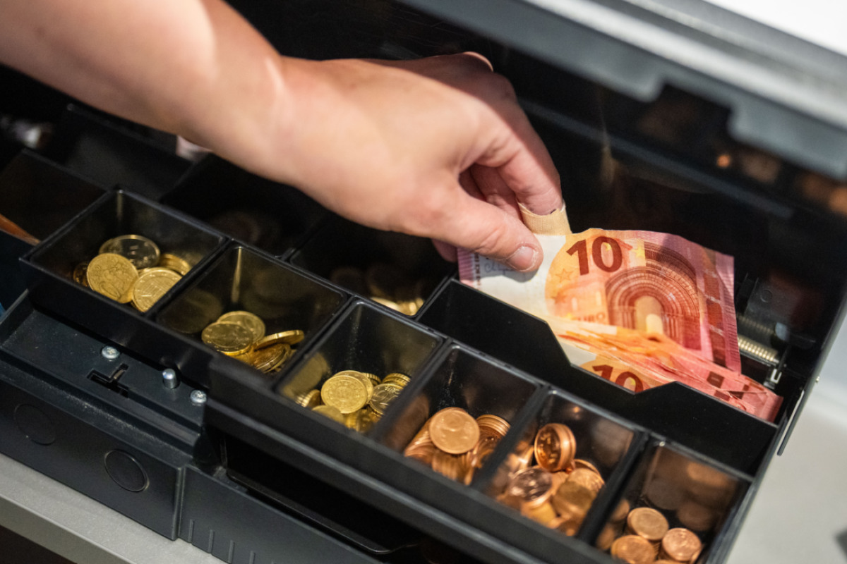 Kauflust spült weinger in die Kassen