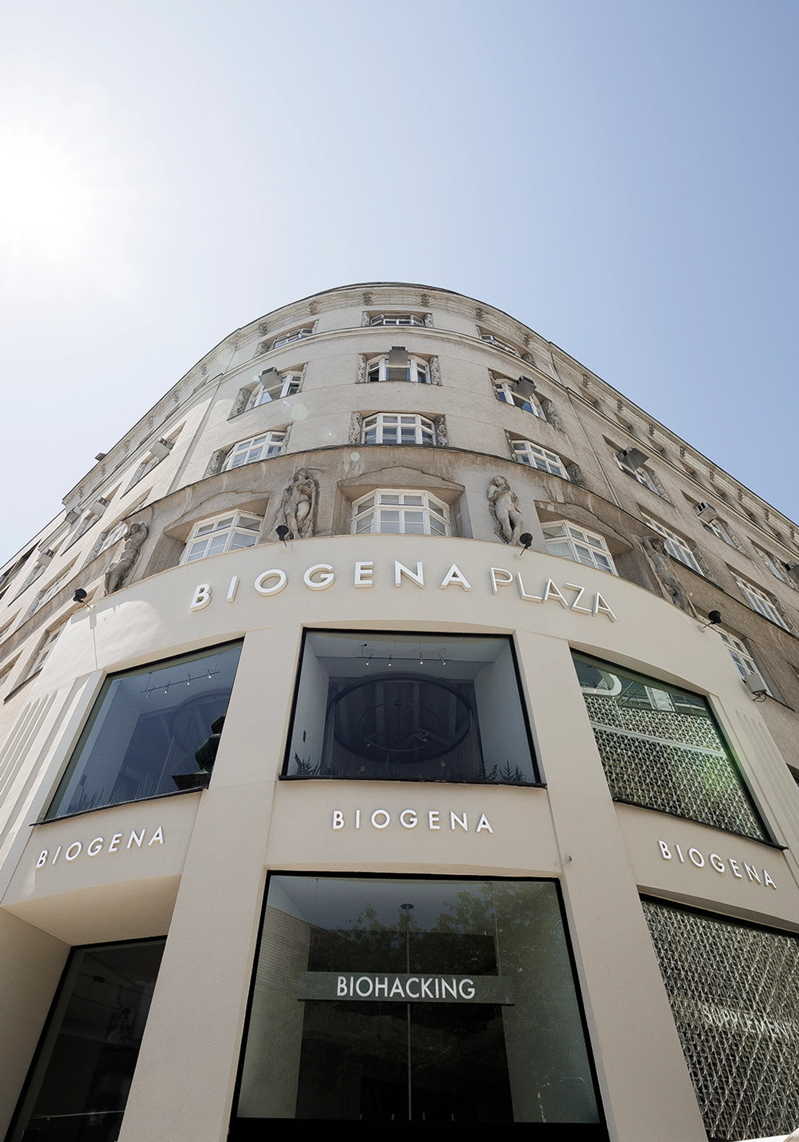 © BIOGENA Blurred image background