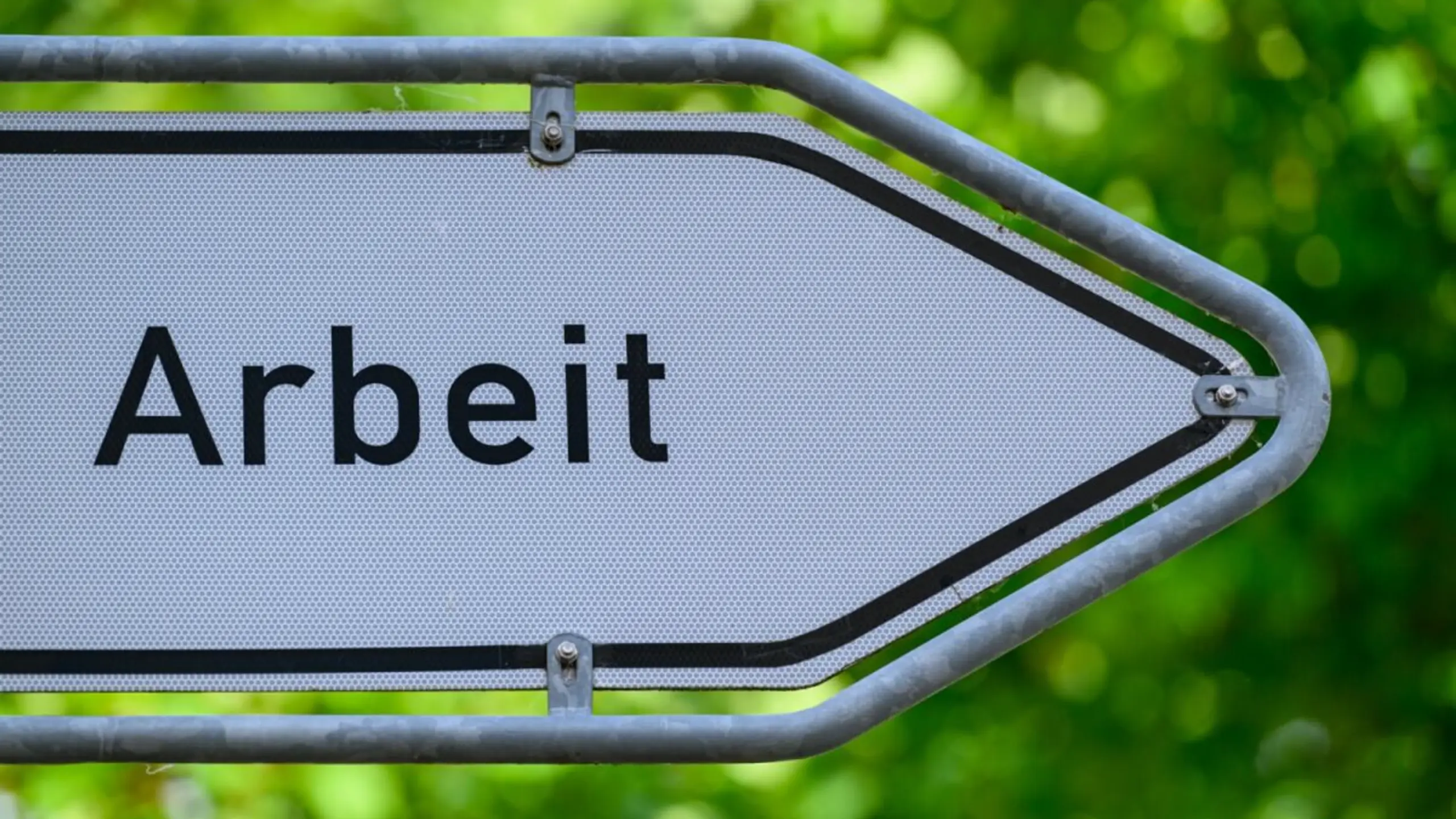 ++ ARCHIVBILD ++ IAB-Arbeitsmarktbarometer stagniert im April