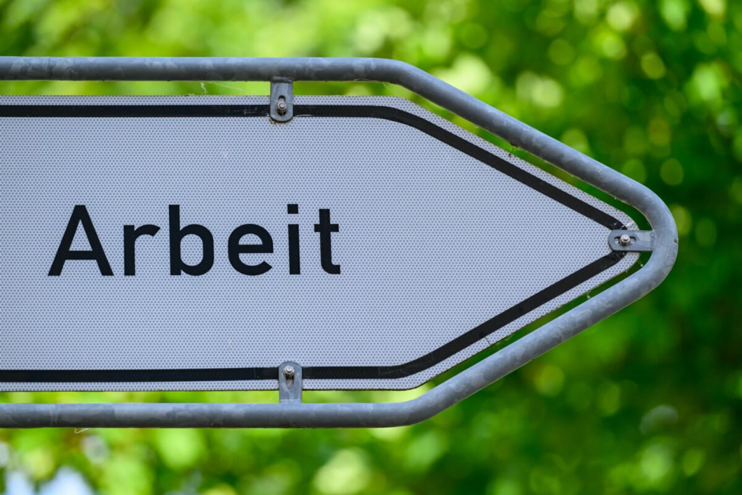 ++ ARCHIVBILD ++ IAB-Arbeitsmarktbarometer stagniert im April