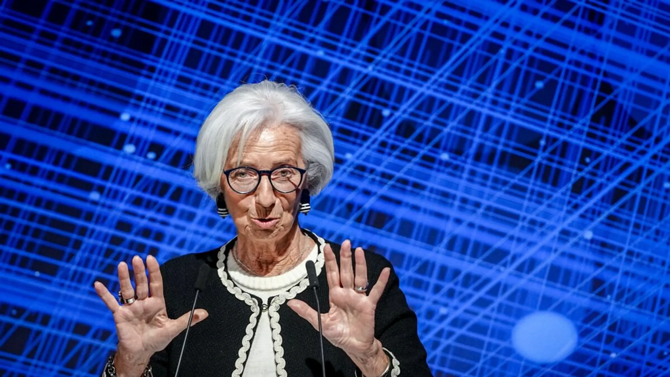 ++ ARCHIVBILD ++ EZB-Chefin Lagarde lässt Leitzinsen unverändert